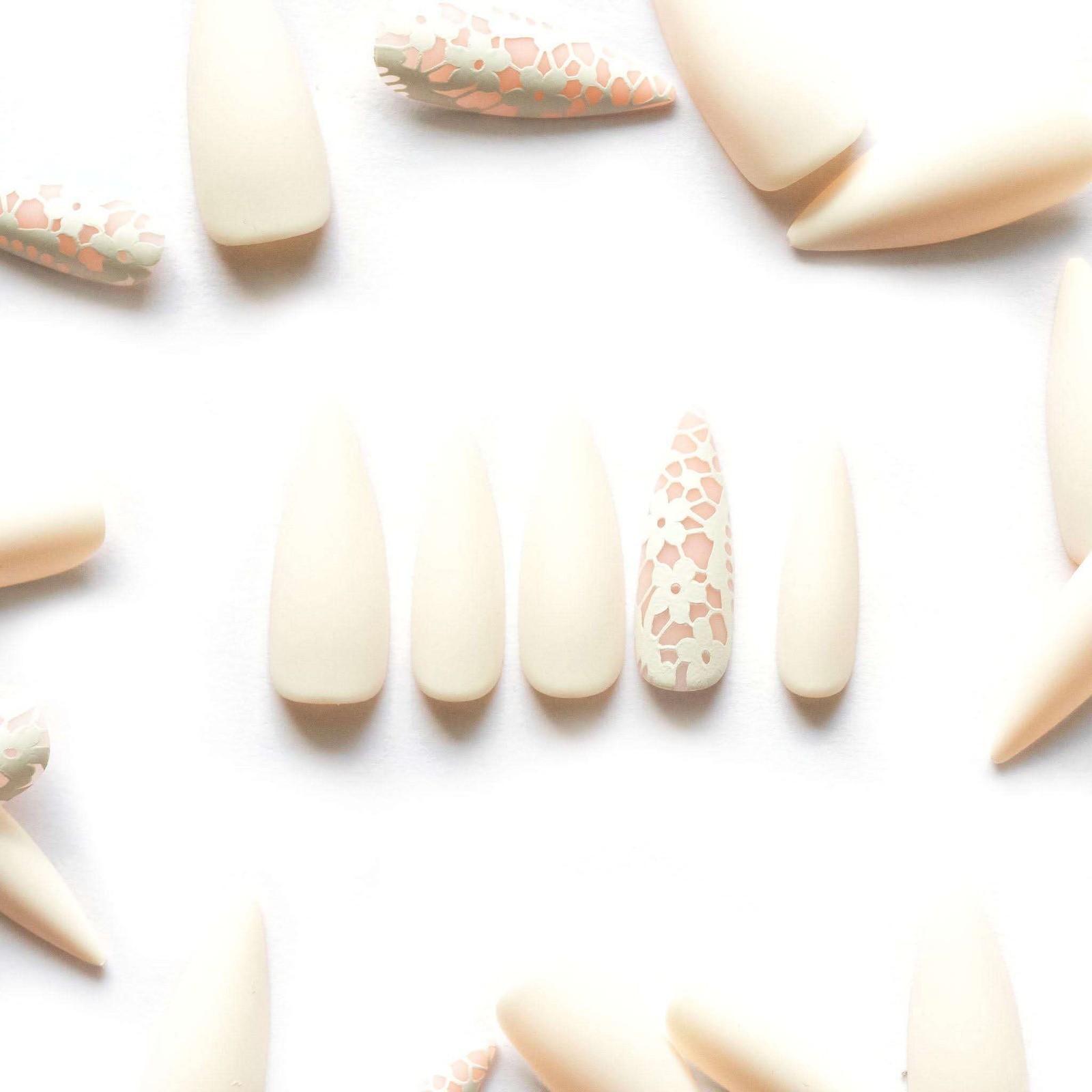Siara Martin Beauty Devotion Press On Nails Floral Lace Matte Cream Stiletto Kit
