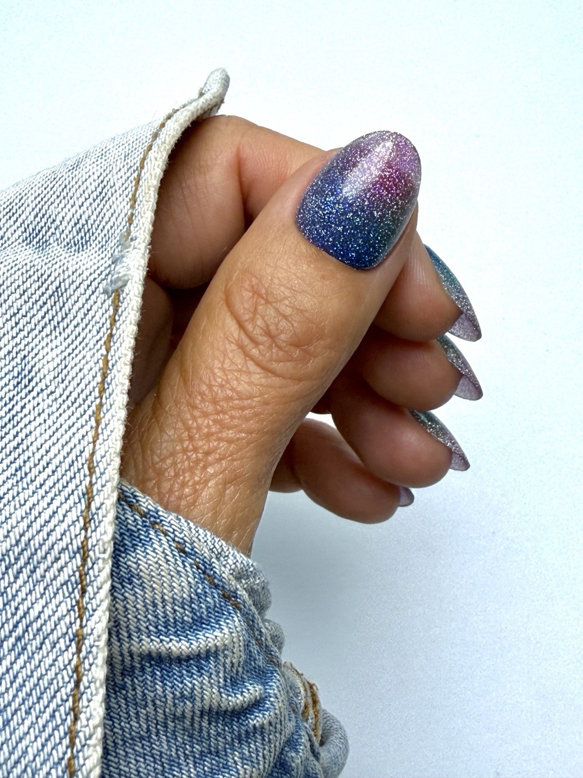 Red Aspen Press On Nails, Short Almond, Self Made Mermaid, Maureen