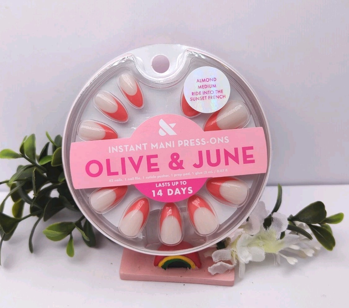 Olive & June Insta press on nails Almond Medium Ride Into The Sunset French New