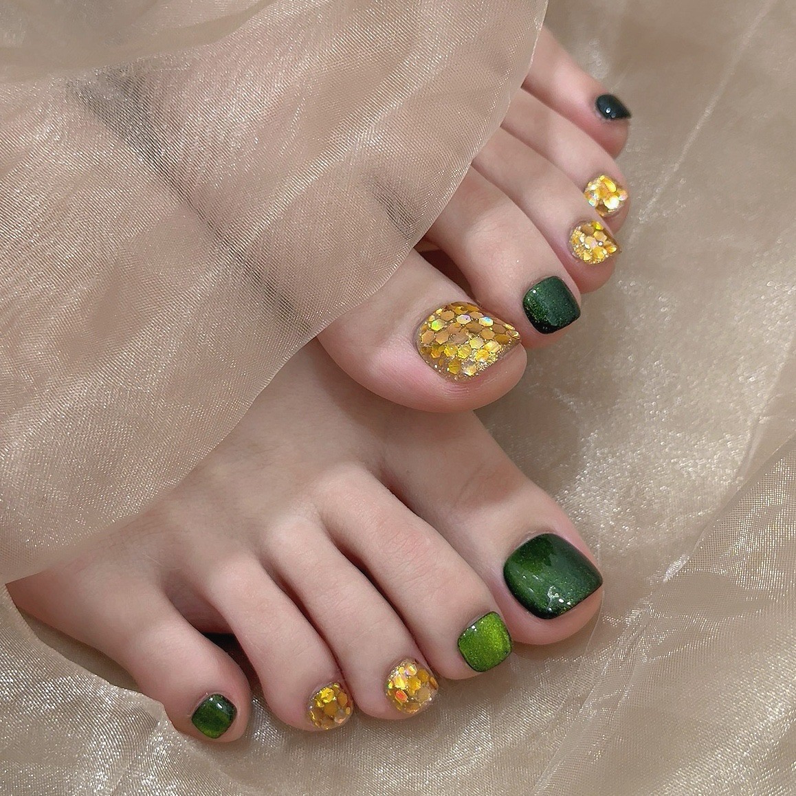 12Pcs Green Cat Eye Glitter toenails Press On Nails Waterproof For Beach & Daily
