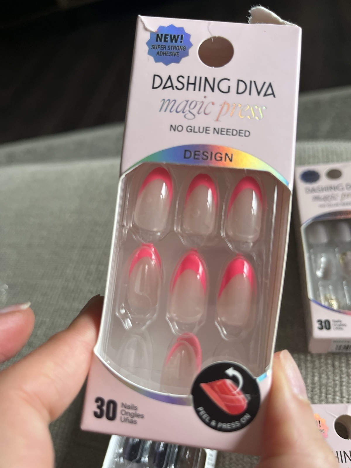 Dashing Diva Magic Press Nails 4 pack Medium Length