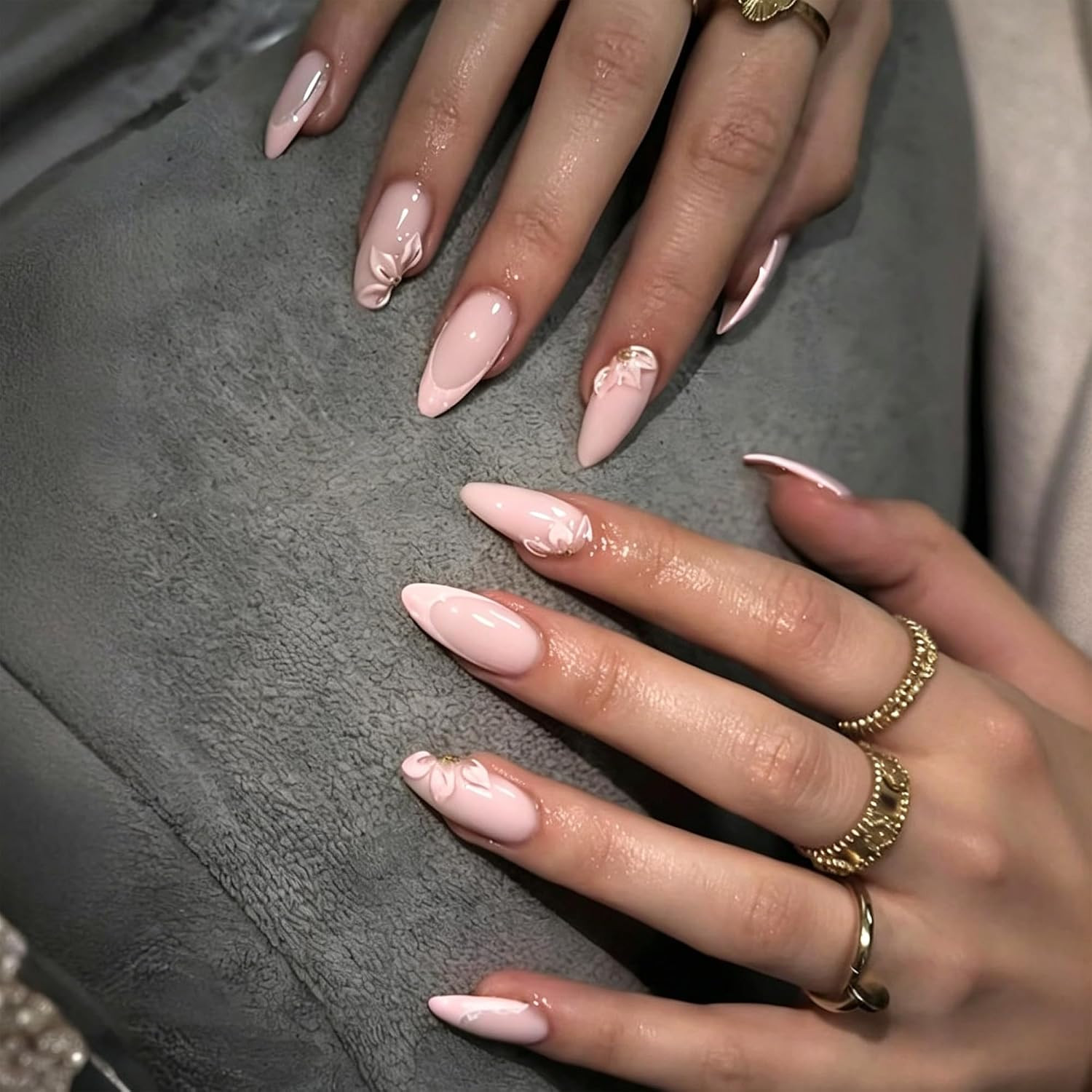 24Pcs Light Pink Press on Nails Medium Almond Fake Nails with 3D Floral & Gold R