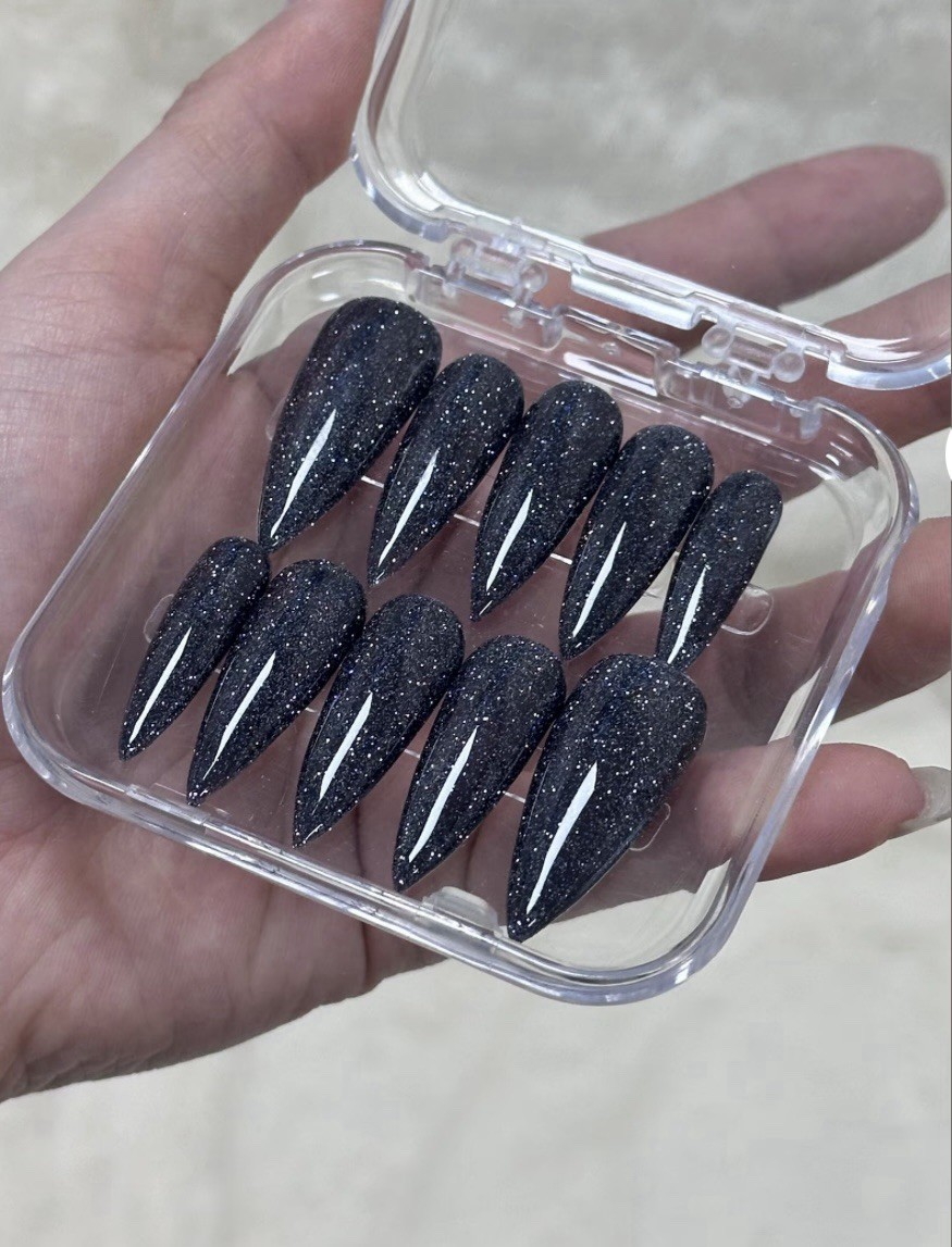 Set of BLACK & RED SPARKLY acrylic press-on nails – Glue included