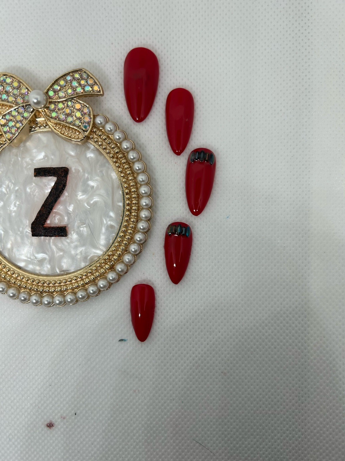 Z NAILZ! Handmade Classic Red M Almond Press On Nails With Bling