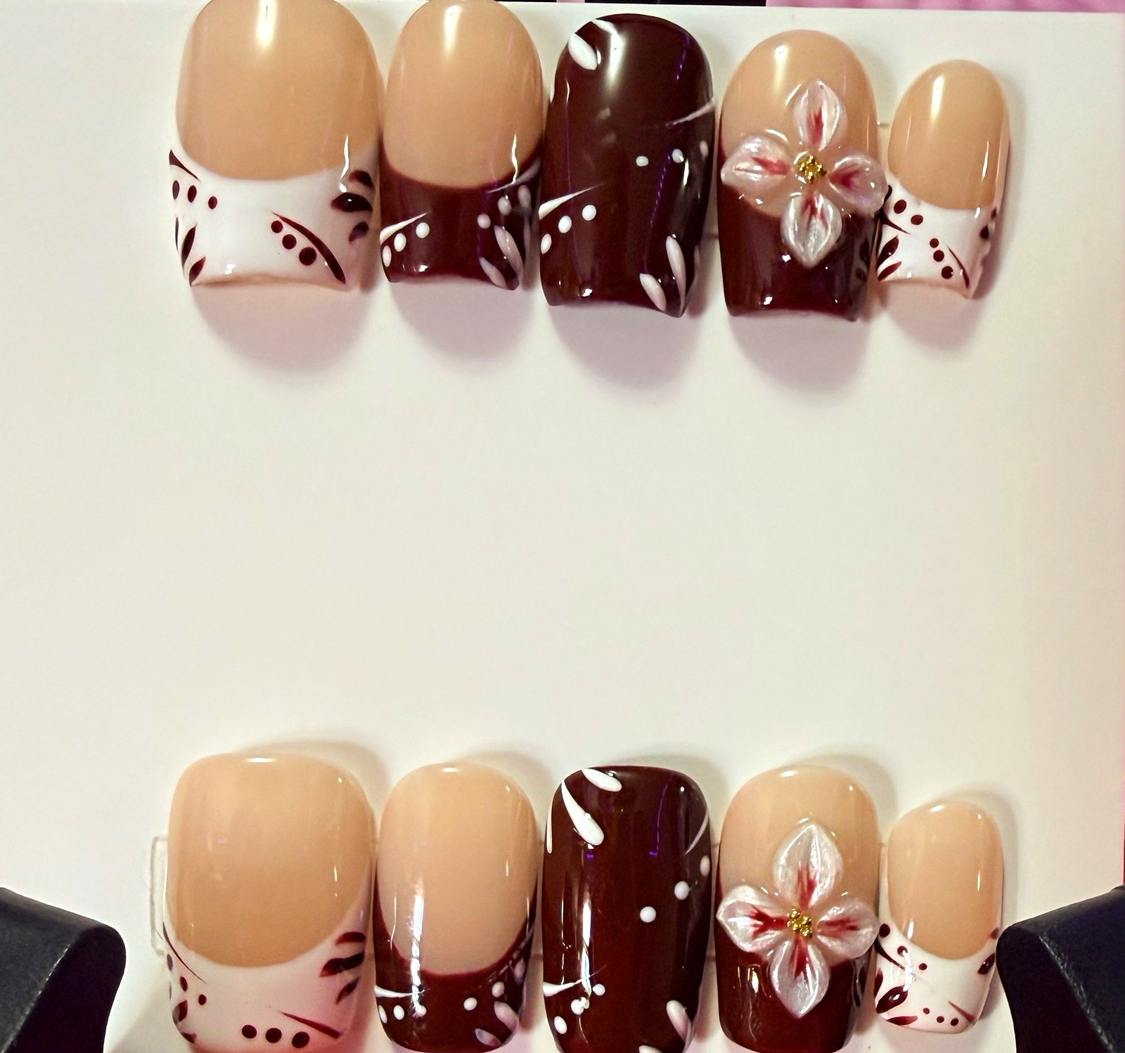 Beige/Brown/White 3D Floral Press-On Nails, Pre-Designed Full Cover