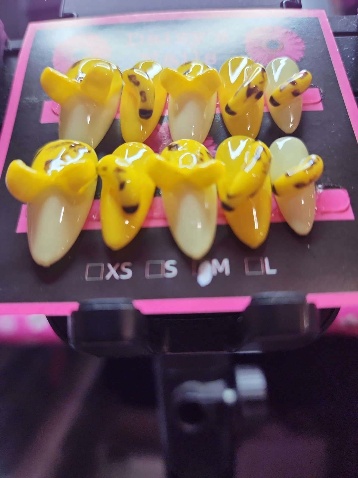 Medium Size Press-on Nail 10Pc Set Handmade Almond Yellow 3D Banana 2.5Cm Length