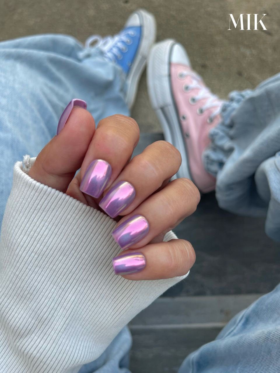 Red Aspen Press On Nails-Mic Me Up, Mik Short Coffin • Cat Eye • Holo Purple