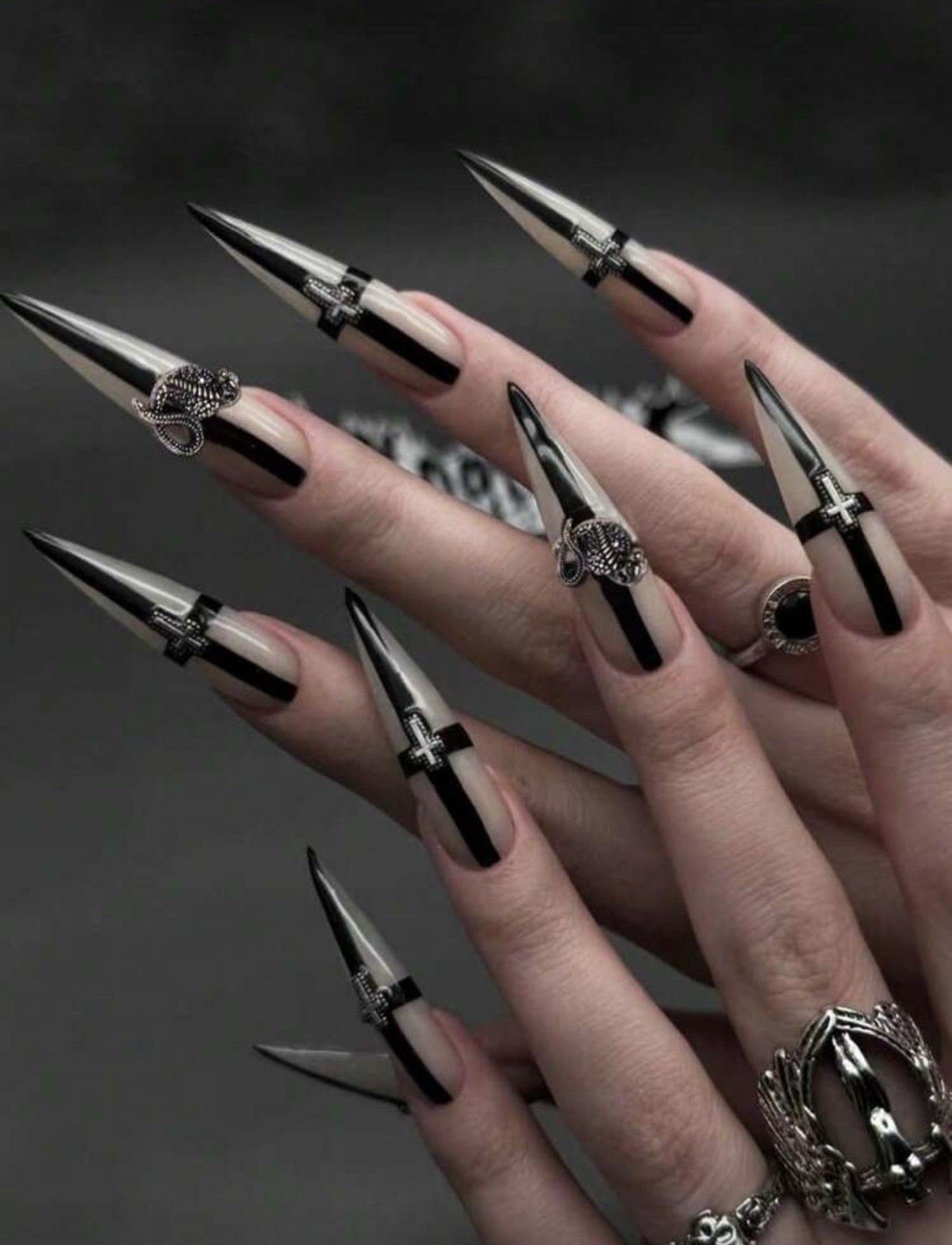 24Pcs Gothic Style Black Fake Nails, Press On Nails With Metal Wind Cross !