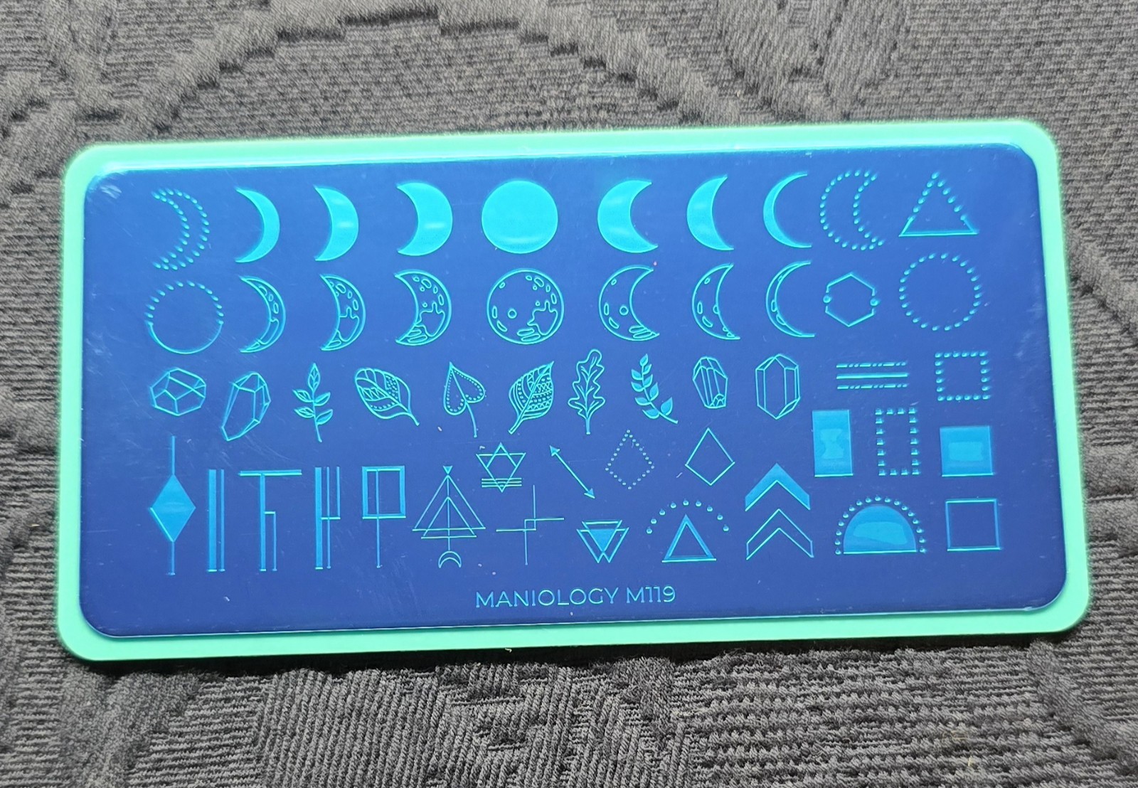 M119 Crystal Moon Witchy Leaf Leaves Tribal Maniology Nail Stamping Plate