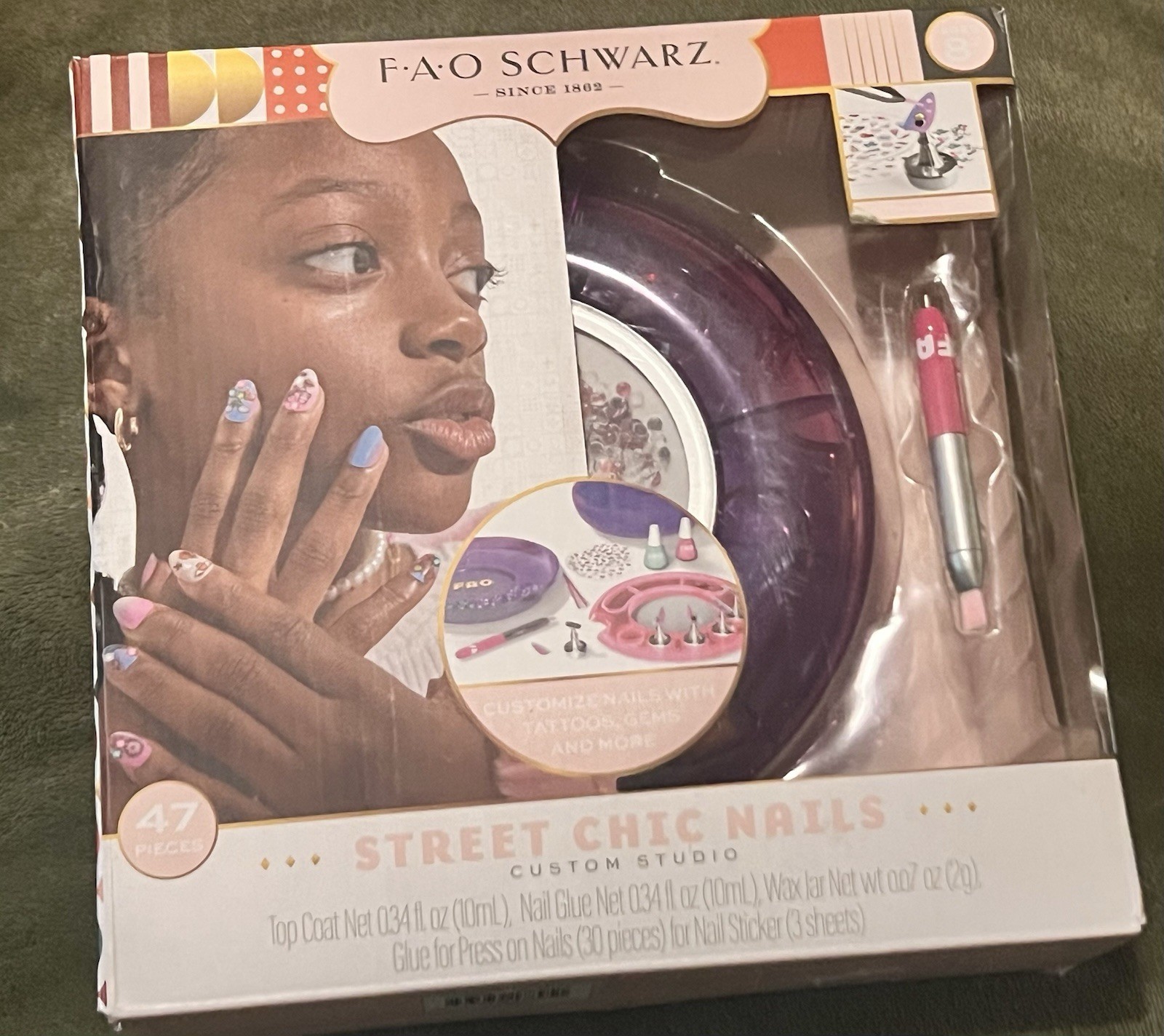 FAO SCHWARZ Street Chic Nails ~ New & Sealed ~ 47 PCS ~ Girls Press On Nails 8+