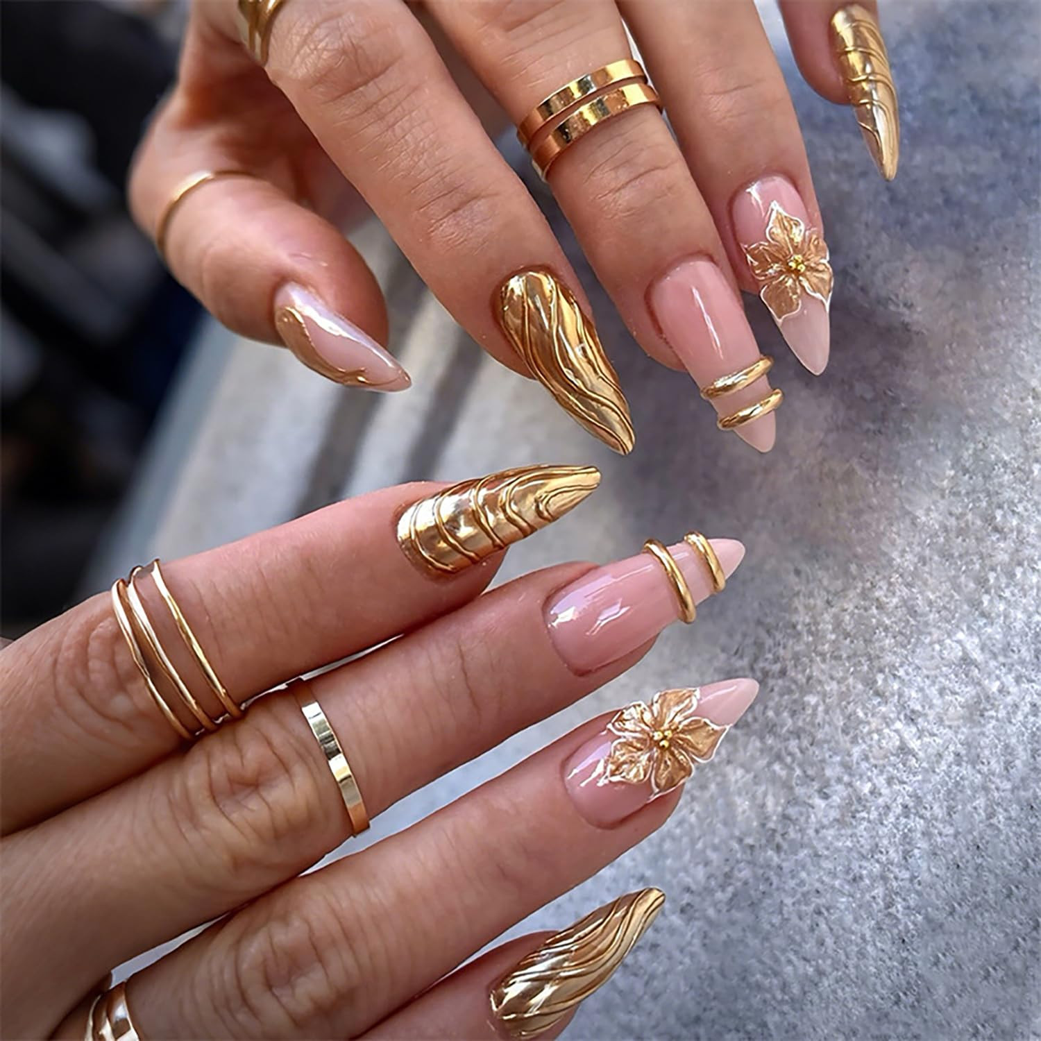 24Pcs Gold Flower Press on Nails Medium Almond Fake Nails Gold Chrome Full Cover