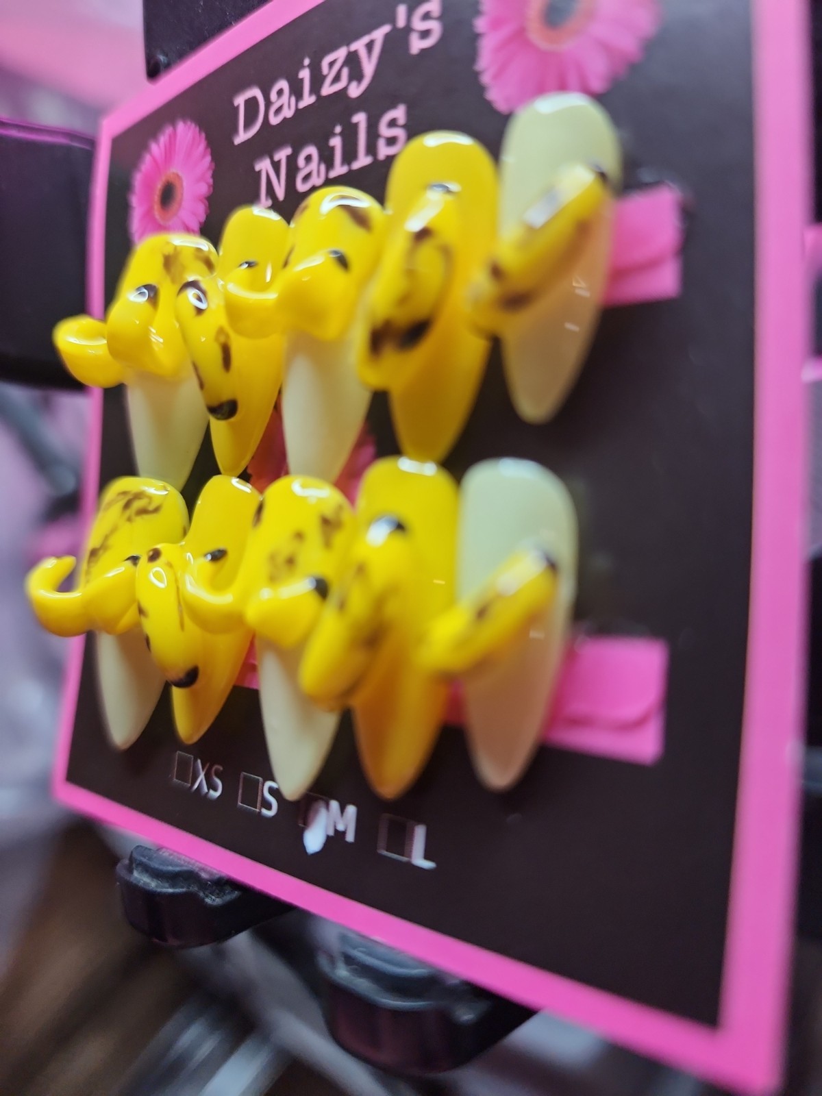 Medium Size Press-on Nail 10Pc Set Handmade Almond Yellow 3D Banana 2.5Cm Length