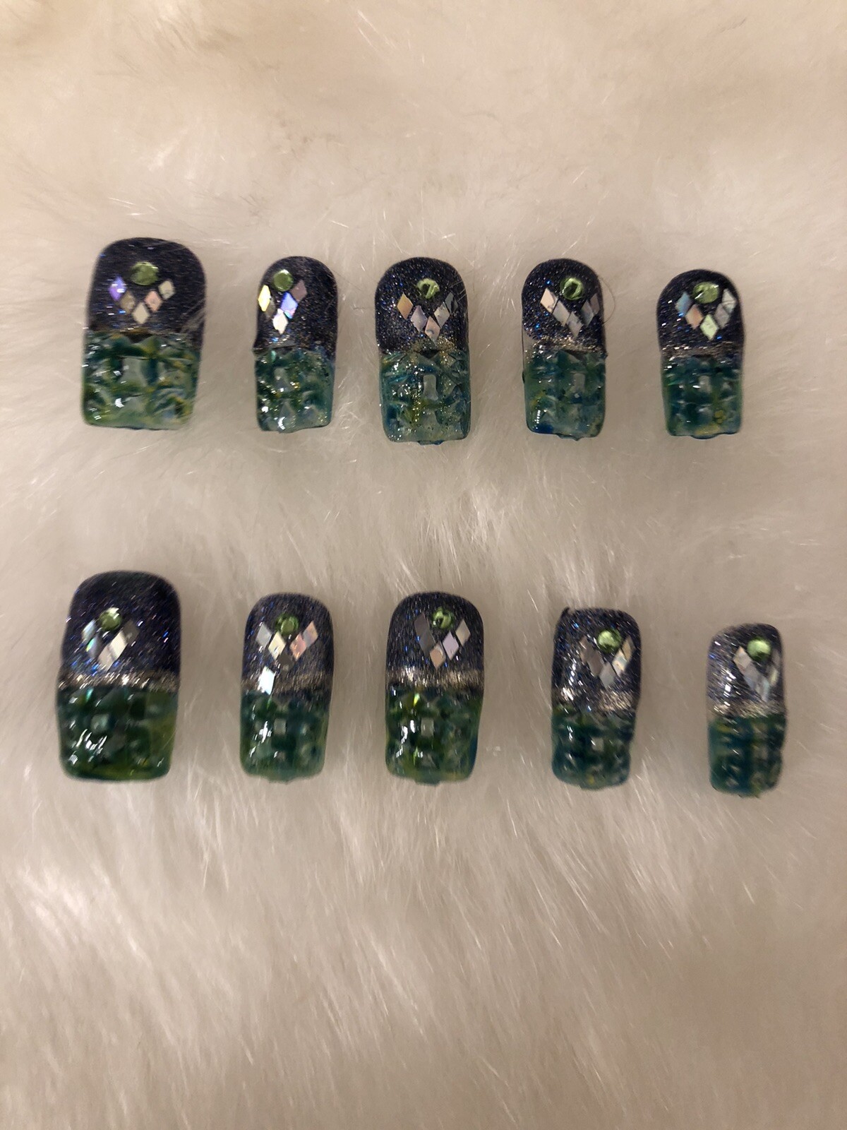 Z NAILZ!: Z CLAWZ! Gorgeous Set Of Alligator Textured Green/Blue Press On Nails