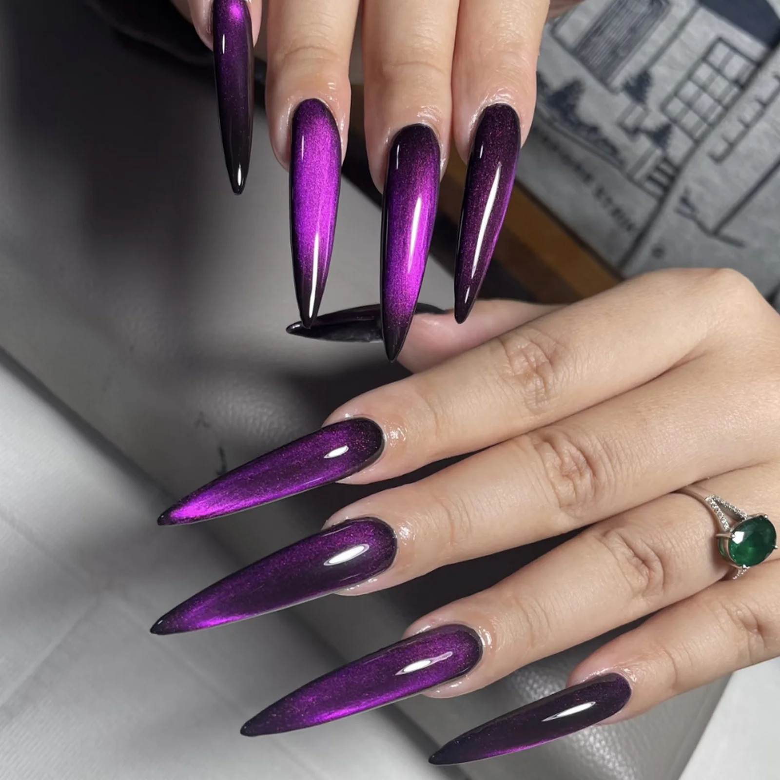 Long Pointed Cat Eye False Nails Shimmer Charm For Daily Party Wear