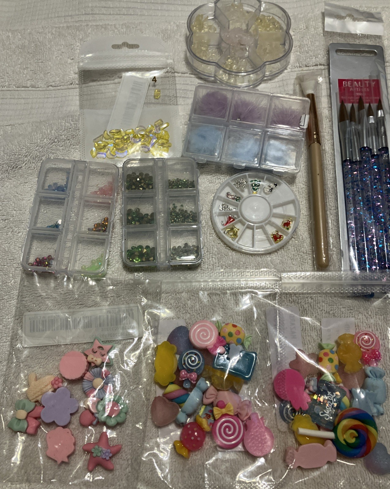Lot Of 12 Nail Art Decorations 3D Candies, Mink Fur, Gemstones Christmas- Etc