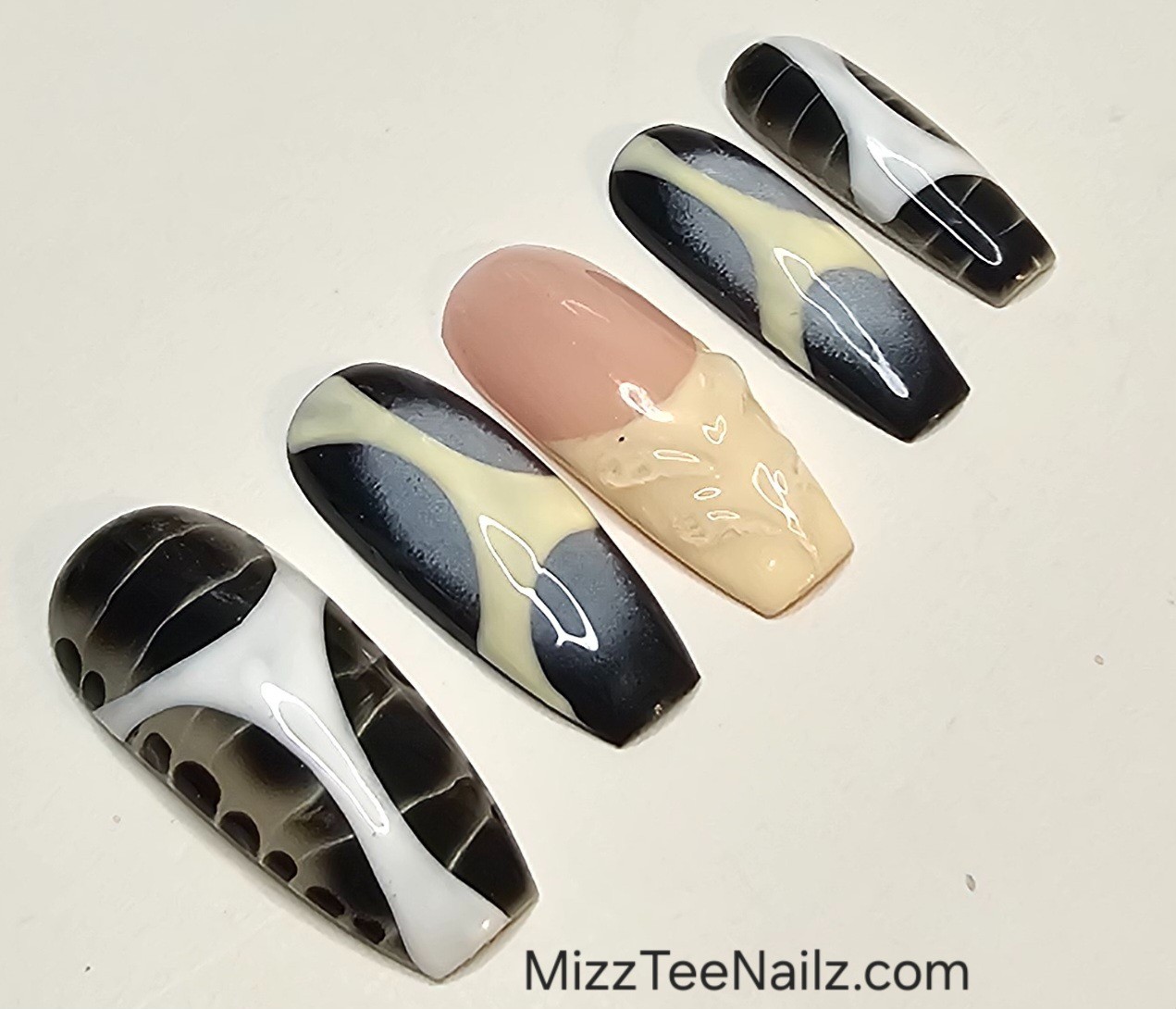 Press-On Nail Set #101: Black & White Luxe Abstract