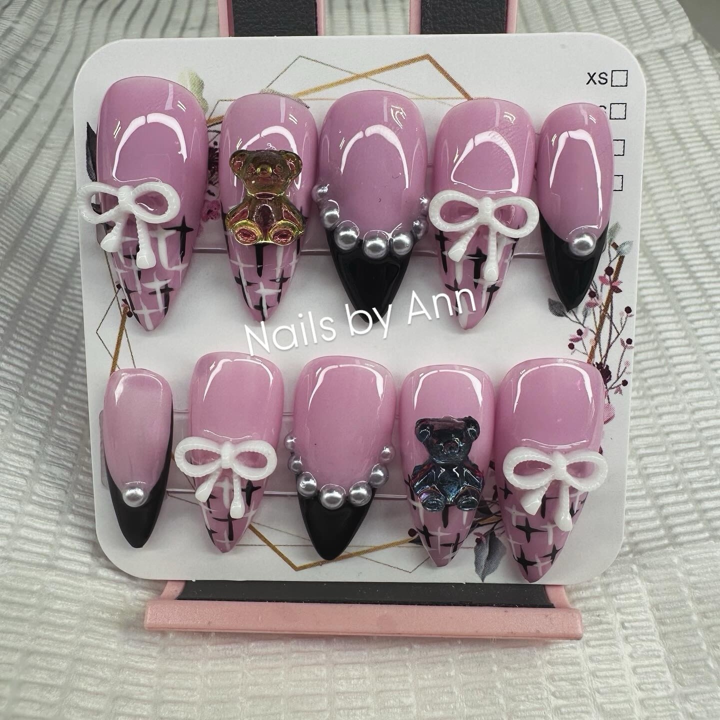 Custom Press-On Handmade nails with bows and teddy bears.