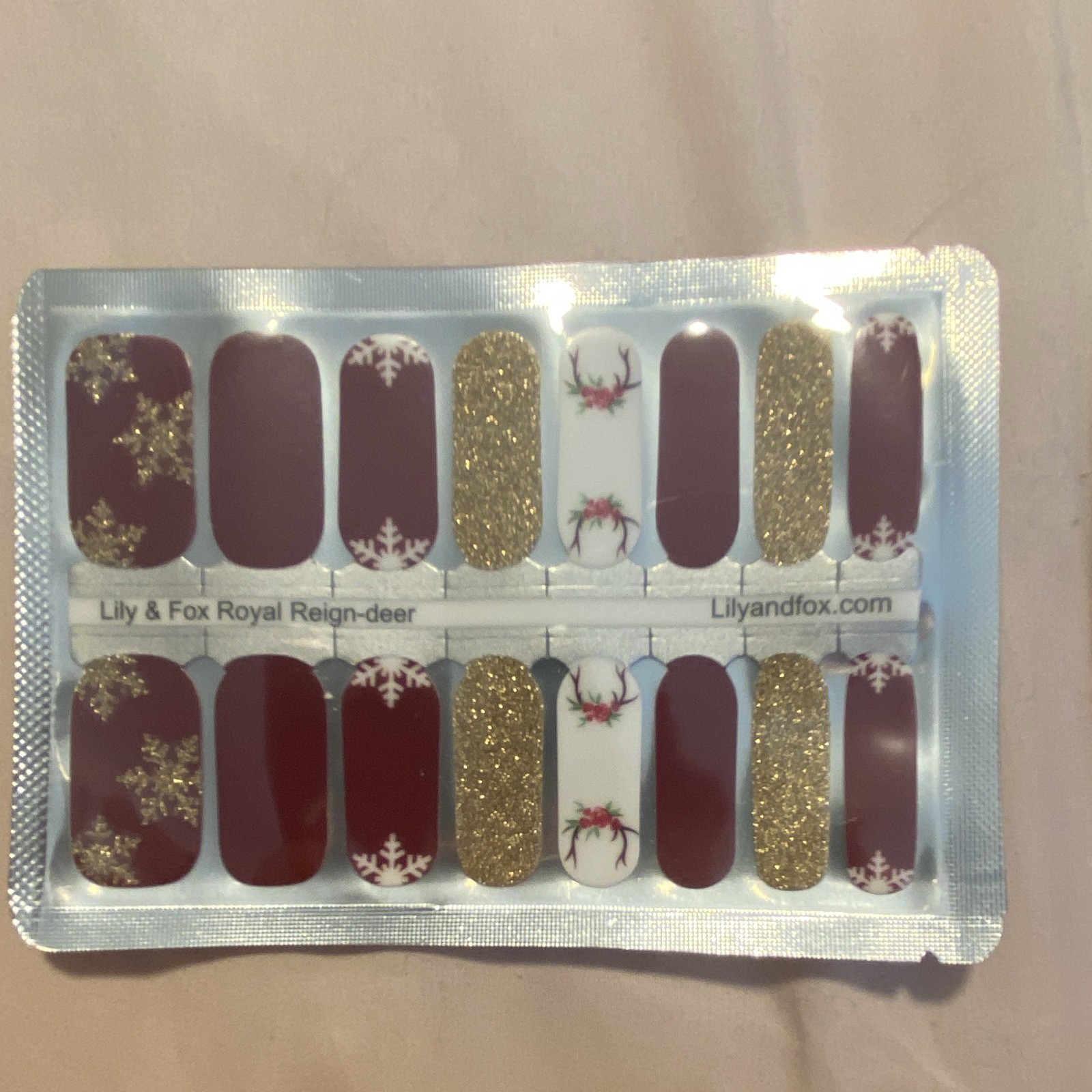 Lily & Fox Royal Reign-deer Shiny Press-On Nails Red/Gold/White Christmas