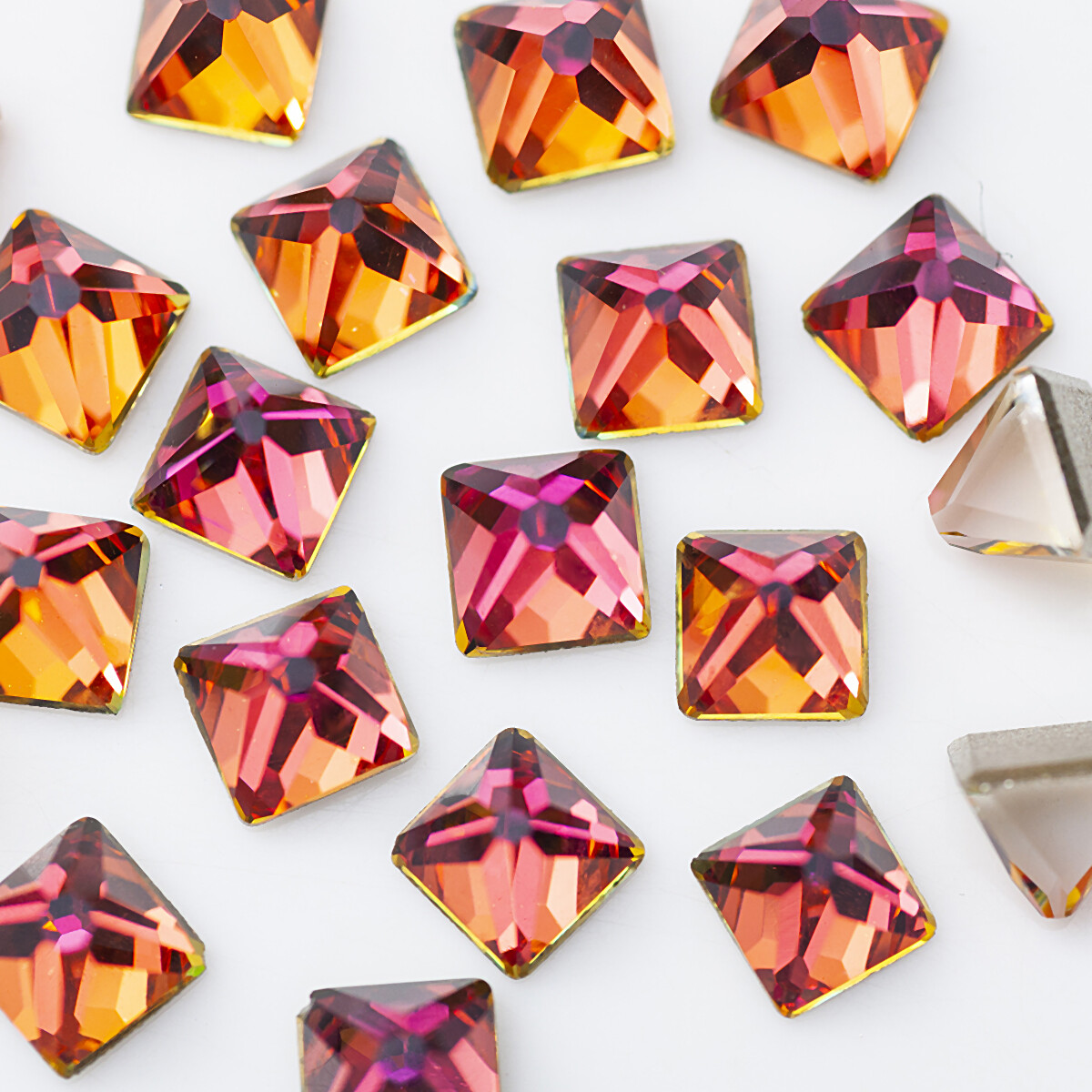 4mm AB Strass Nail Art Rhinestones Mini Triangles Colorful Stones Non Hotfix