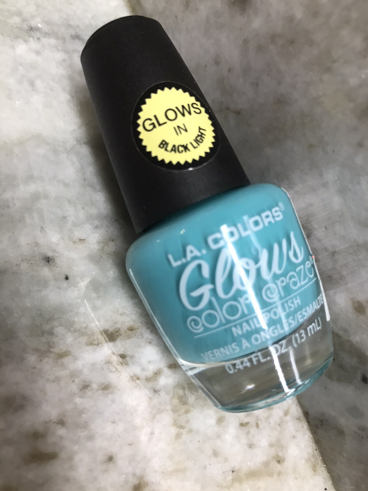 ShipN24Hours. New – L.A Colors Lucent Glows in Black Light.