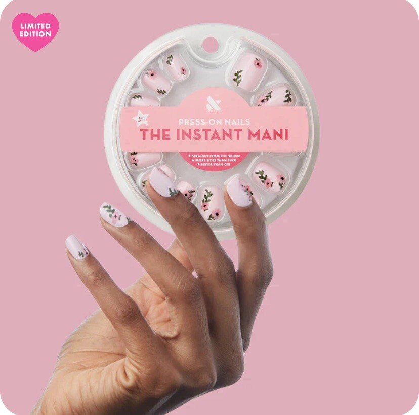 Olive & June Press-On Nails “The Instant Mani”￼Wild Bouquet – Short – 42ct