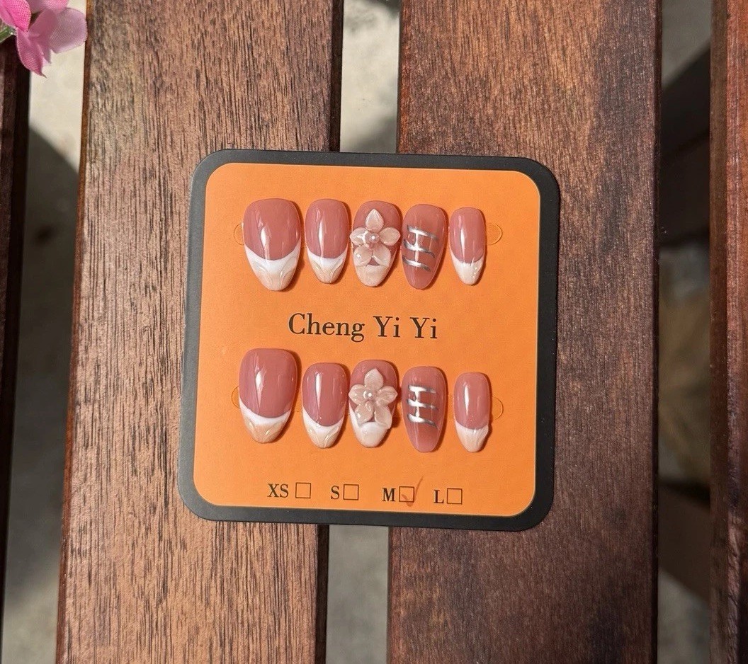 Press-on Nails Medium Size Bundle – 5 Sets of press on nails short length