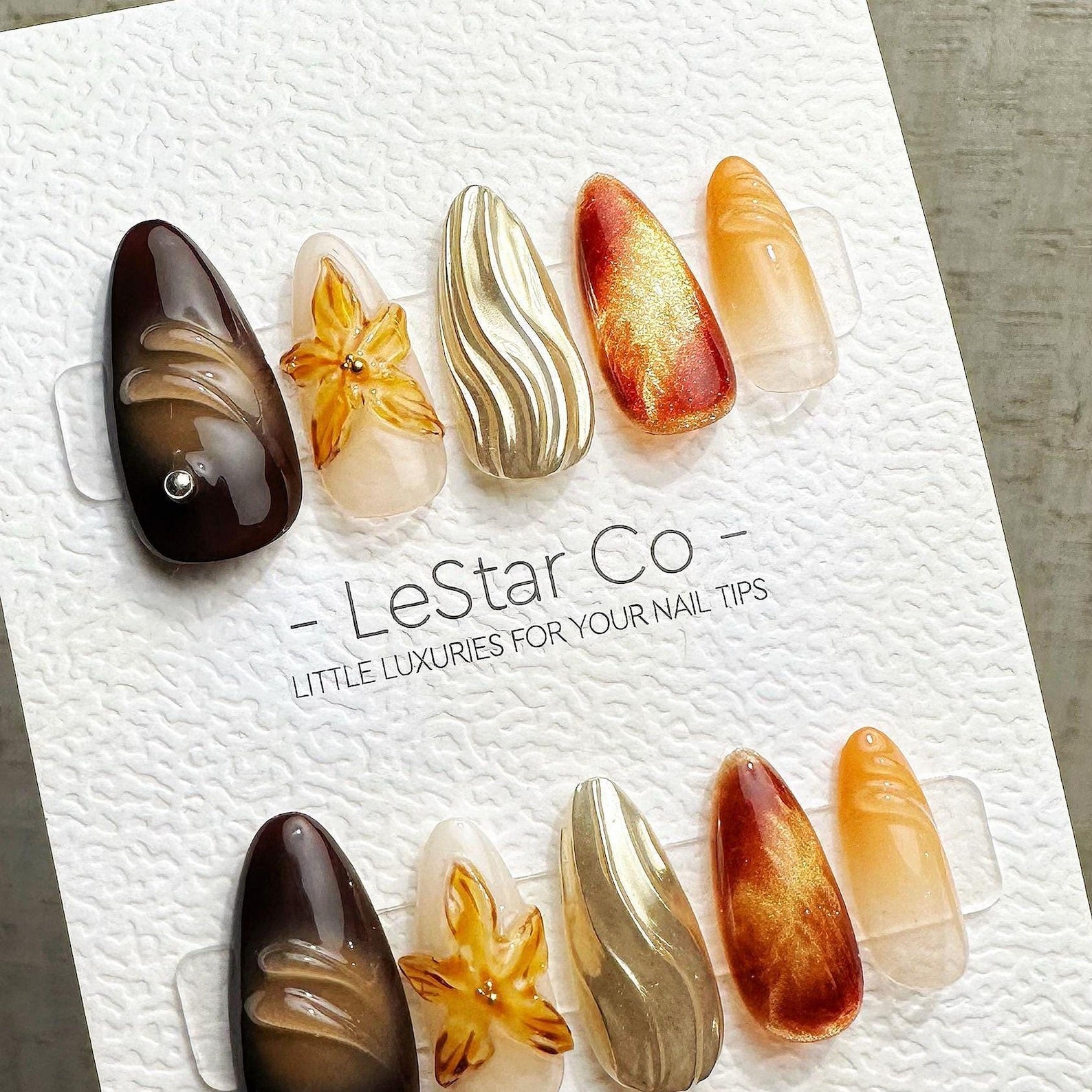 Handmade Amber Gradient 3D Flower Gold Wave Metal Medium Almond Press on Nails