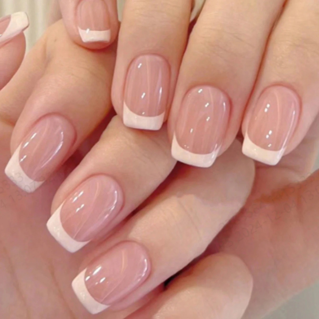 120PCS Pink French Tip Press On Nails Short Square Full Cover Fake Nails Reusabl