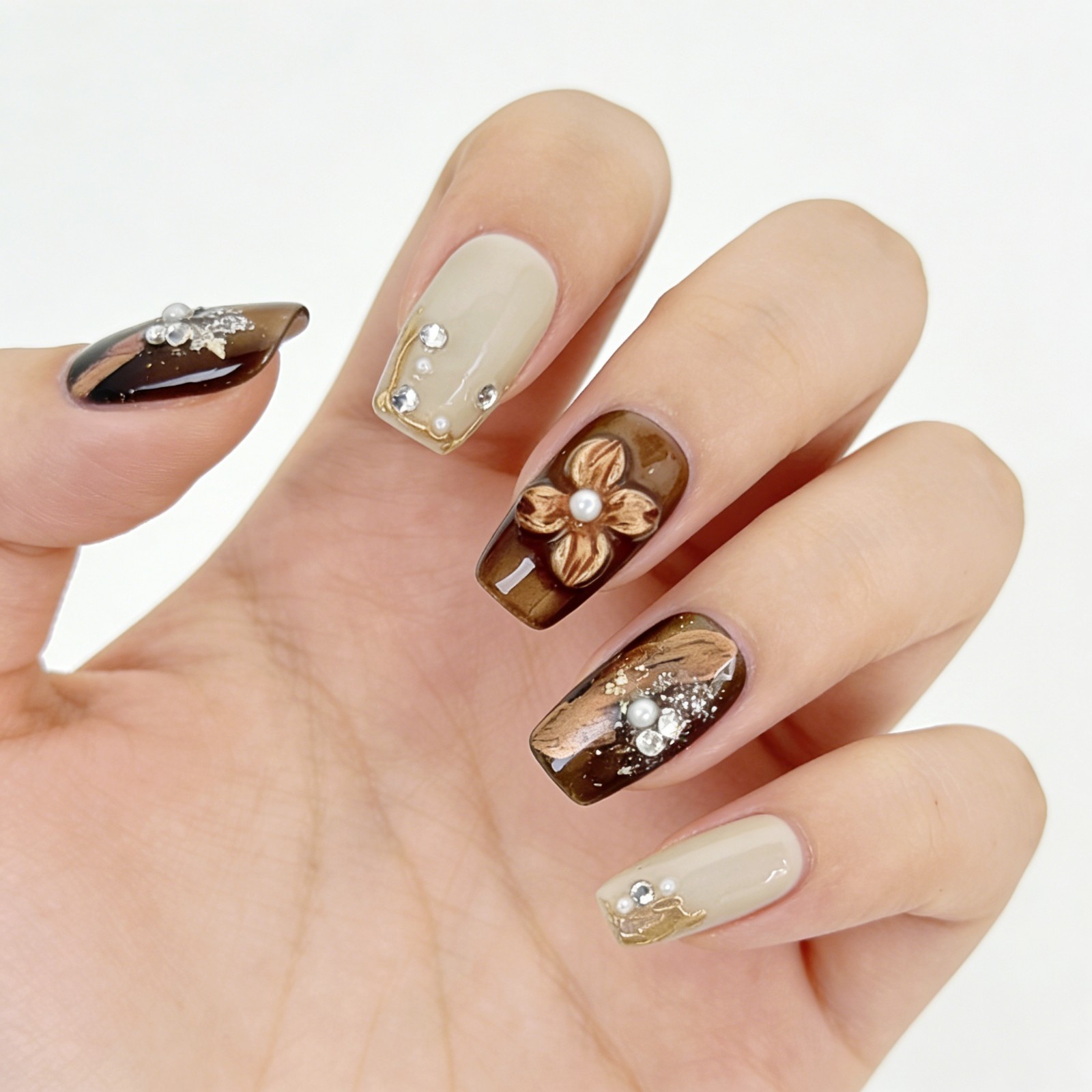 Vintage Gold Amber Press-On Nails with Pearl & Metal Flowers – Square Shape