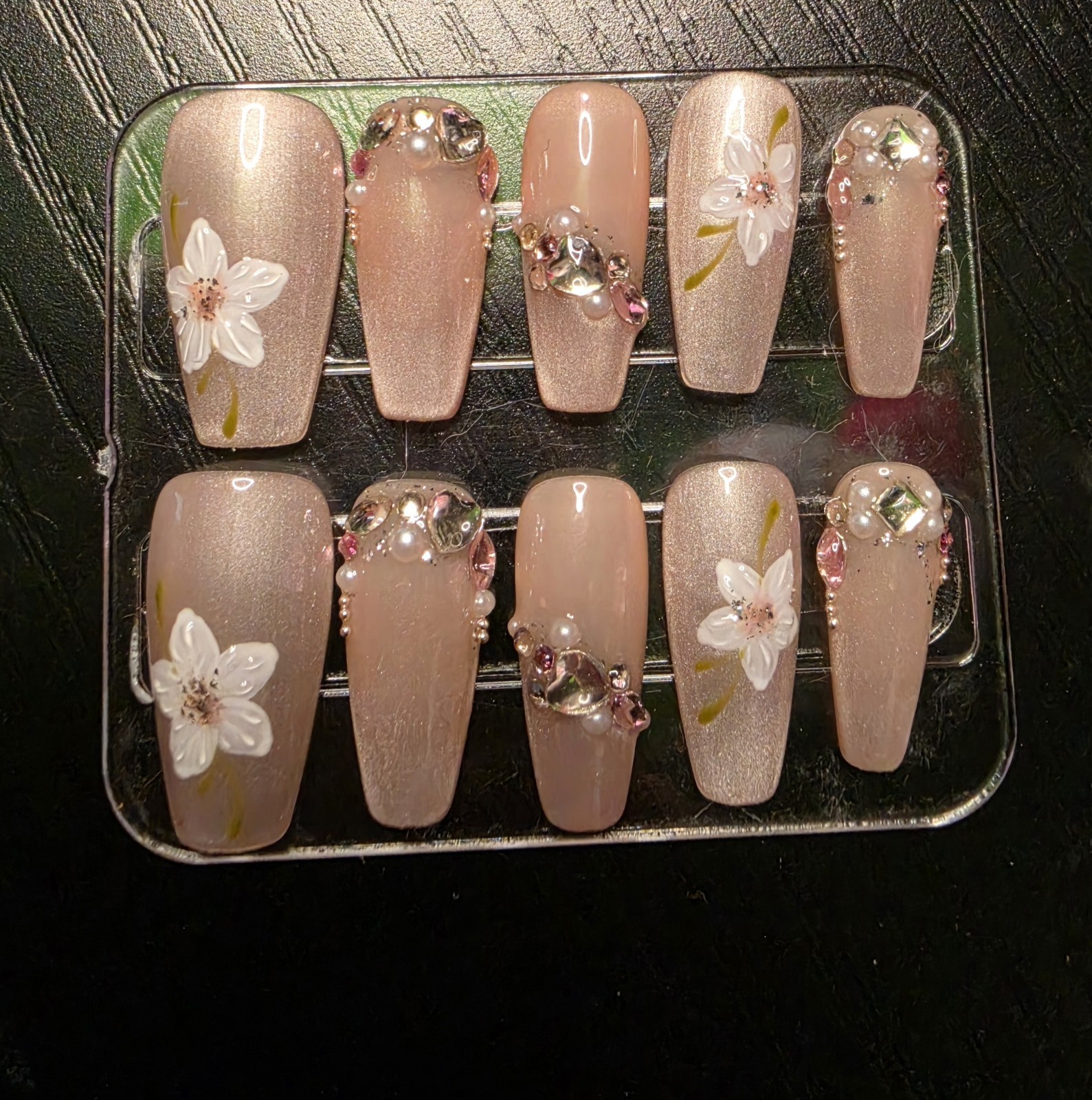 Handmade Press-On Nails: Size Medium