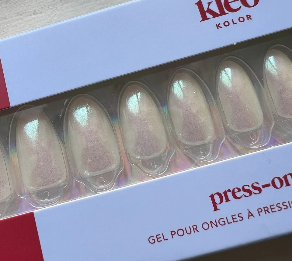 New Kleo Kolor Press-On Gel Nails 30-Pack~Vibe Check White Chrome Long Almond