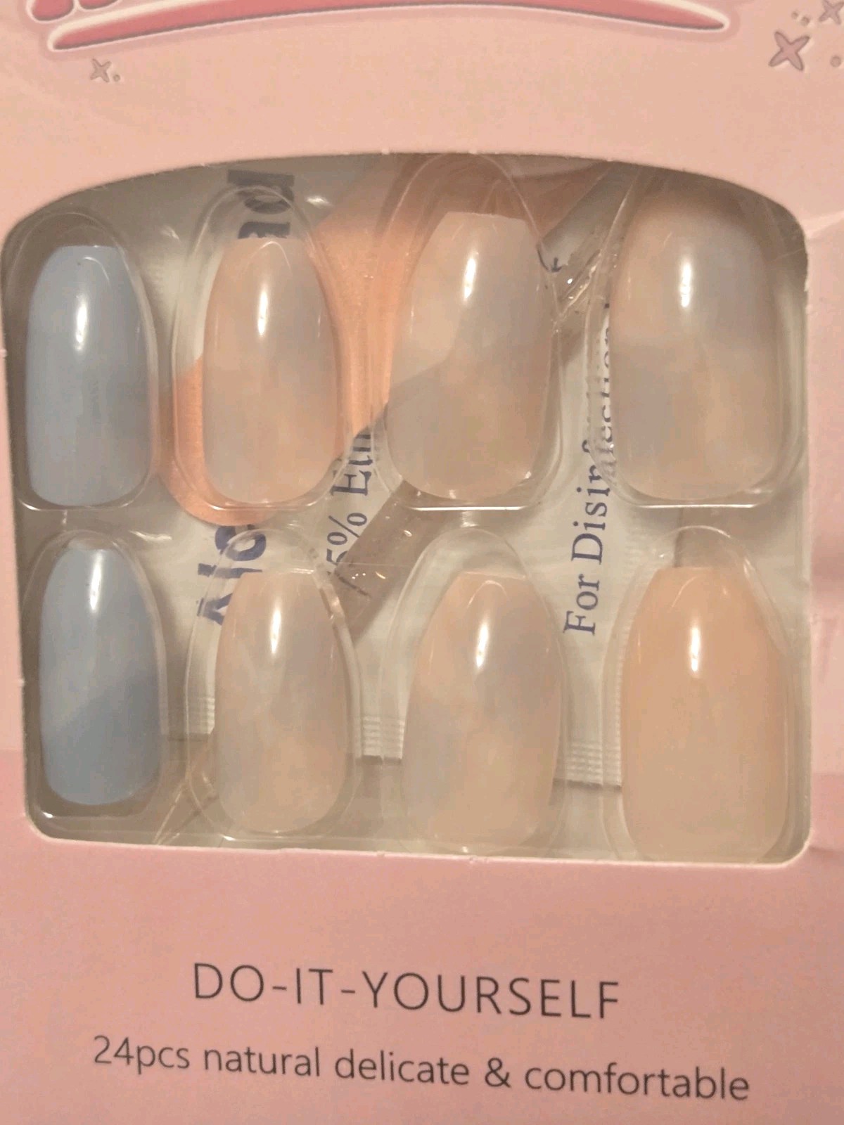 Uñas Postizas Decoradas Facil De Poner/ Decorated false nails—easy to apply