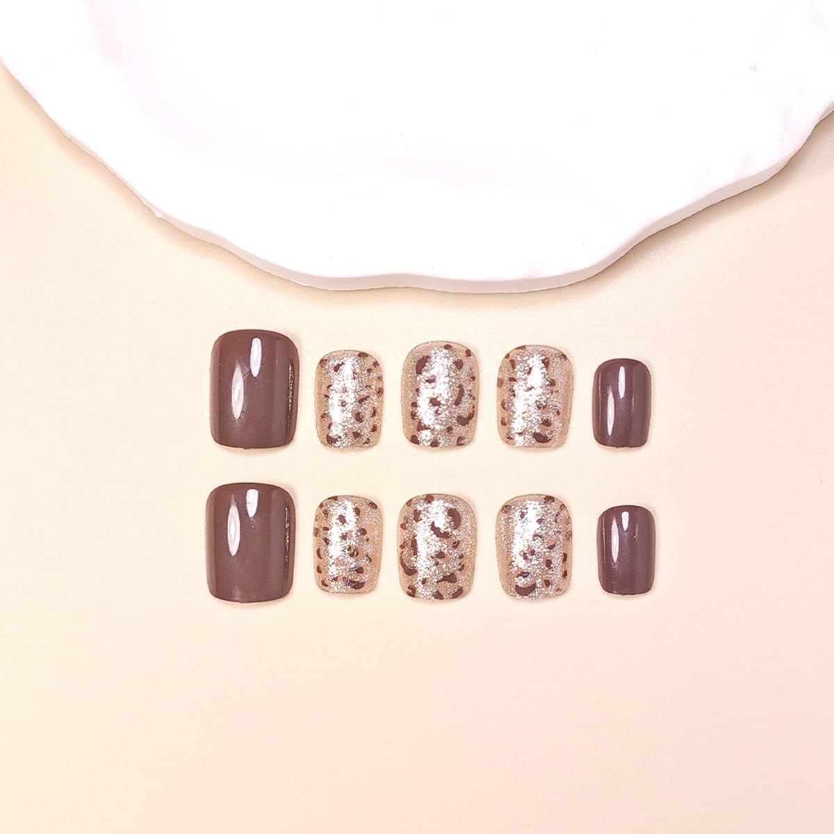 Short Square Press on Nails Brown Fake Nails Leopard False Nails Glitter Desi…