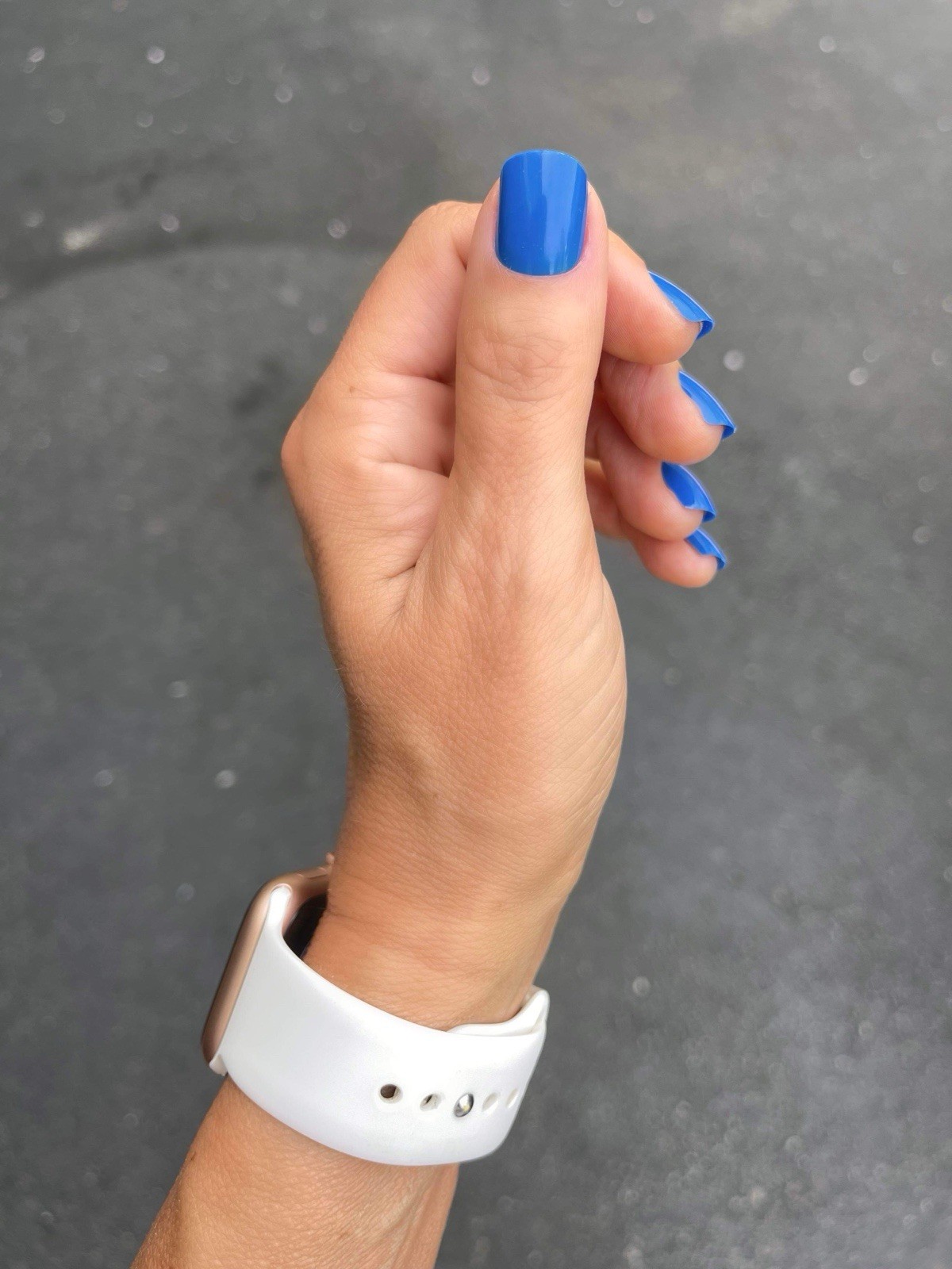 Red Aspen Press On Nails, Short Square, Blue Skye