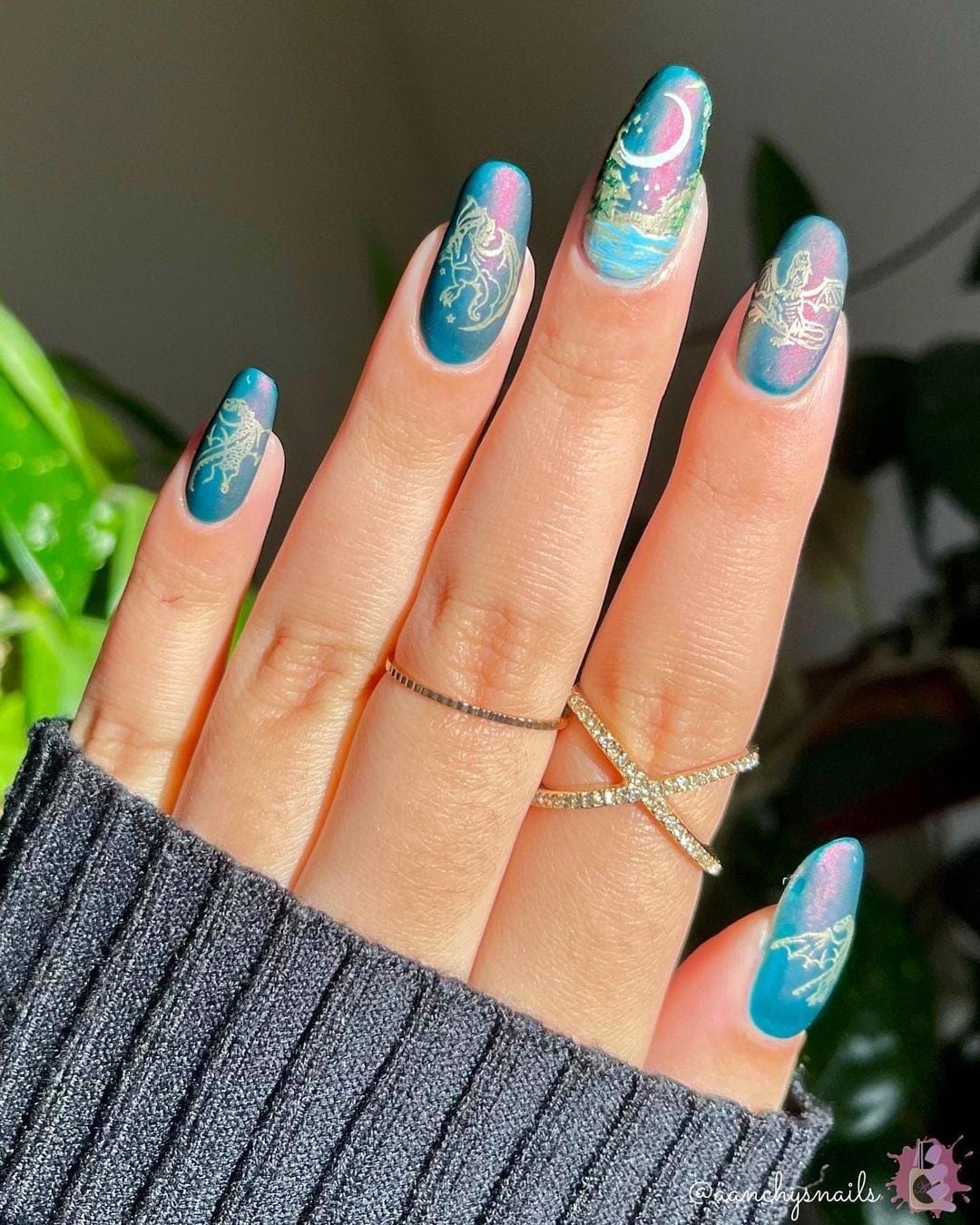 Mythical Creatures: Horns & Flames (MXM070) – Nail Stamping Plate