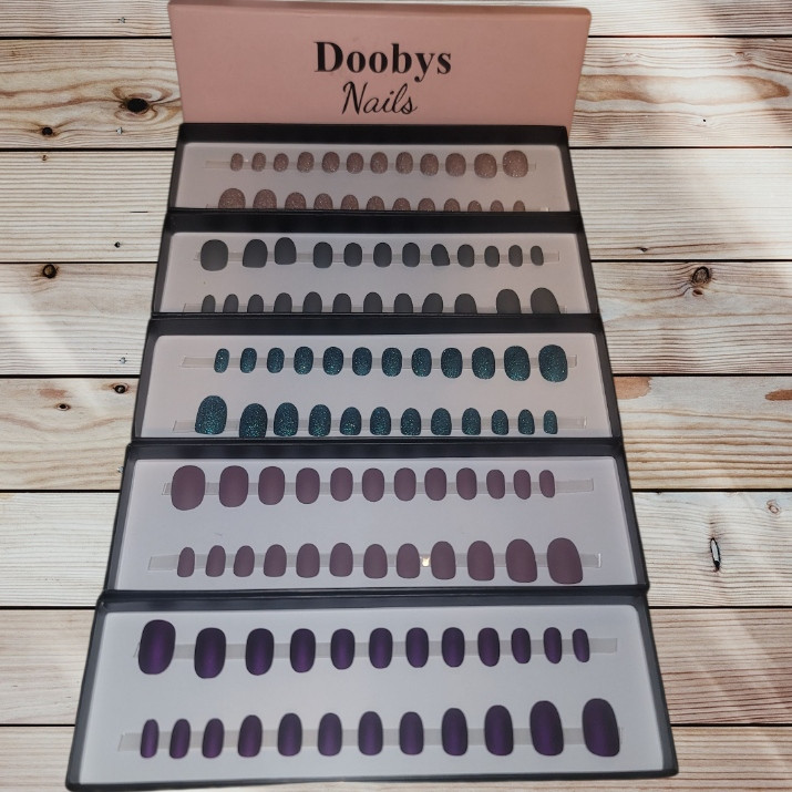 Lot of 5 Sets – DOOBY’S Handmade Gel Nails Press-on False Nails Short-Almond