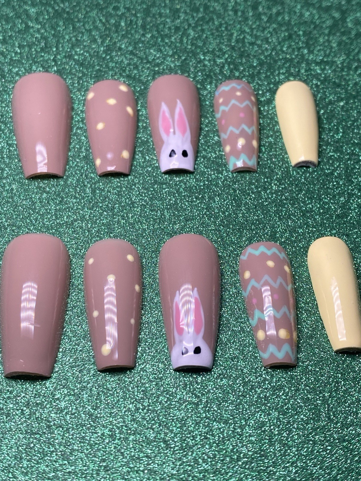 Medium Coffin Press-On Nails Easter Bunny Pastel Shiny Set