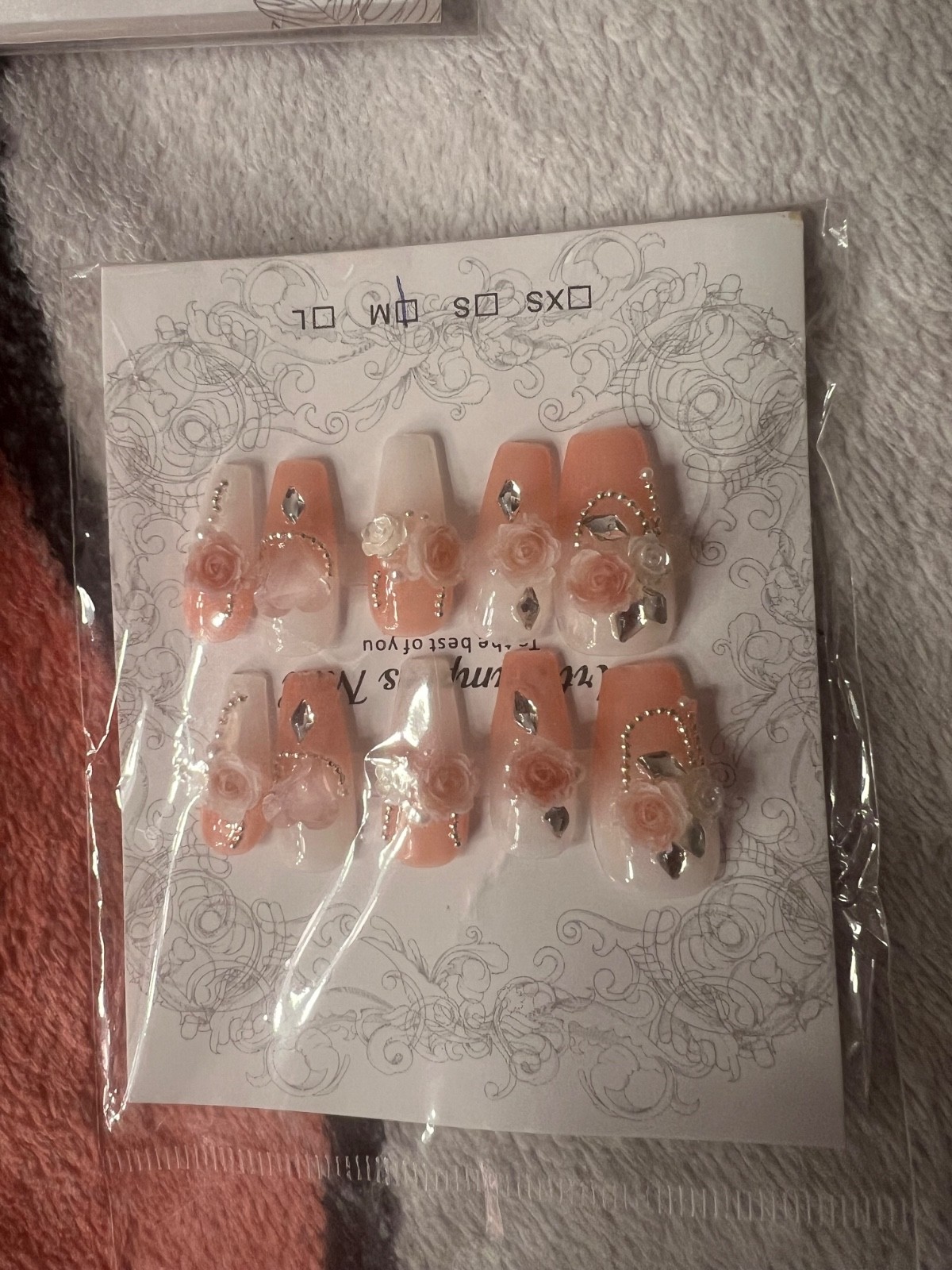 Super high quality, reusable, handmade press on nails. You get 5 pairs with glue
