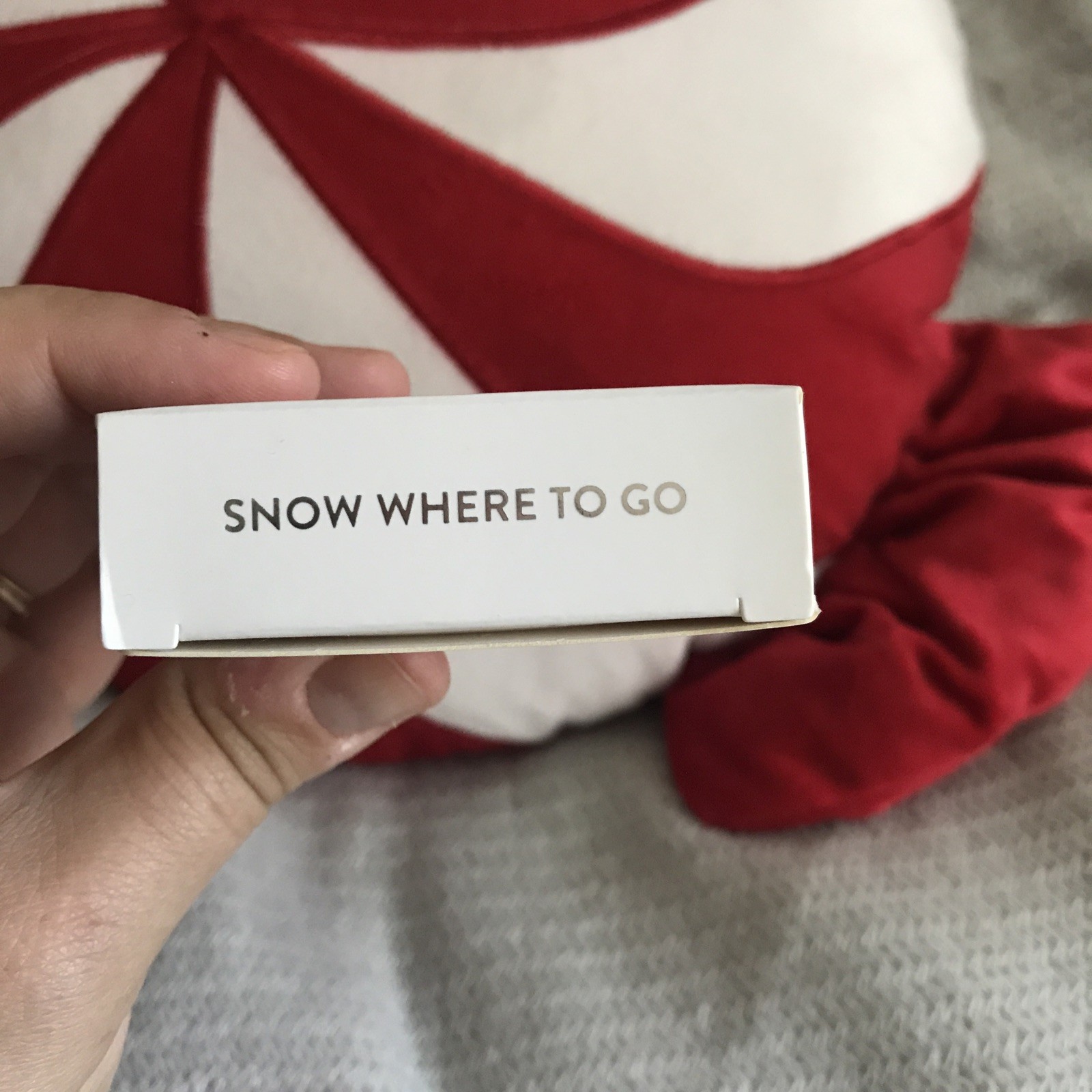 Snowy White, Medium, Squoval, Shimmery, Winter, Simple PressOn Nails