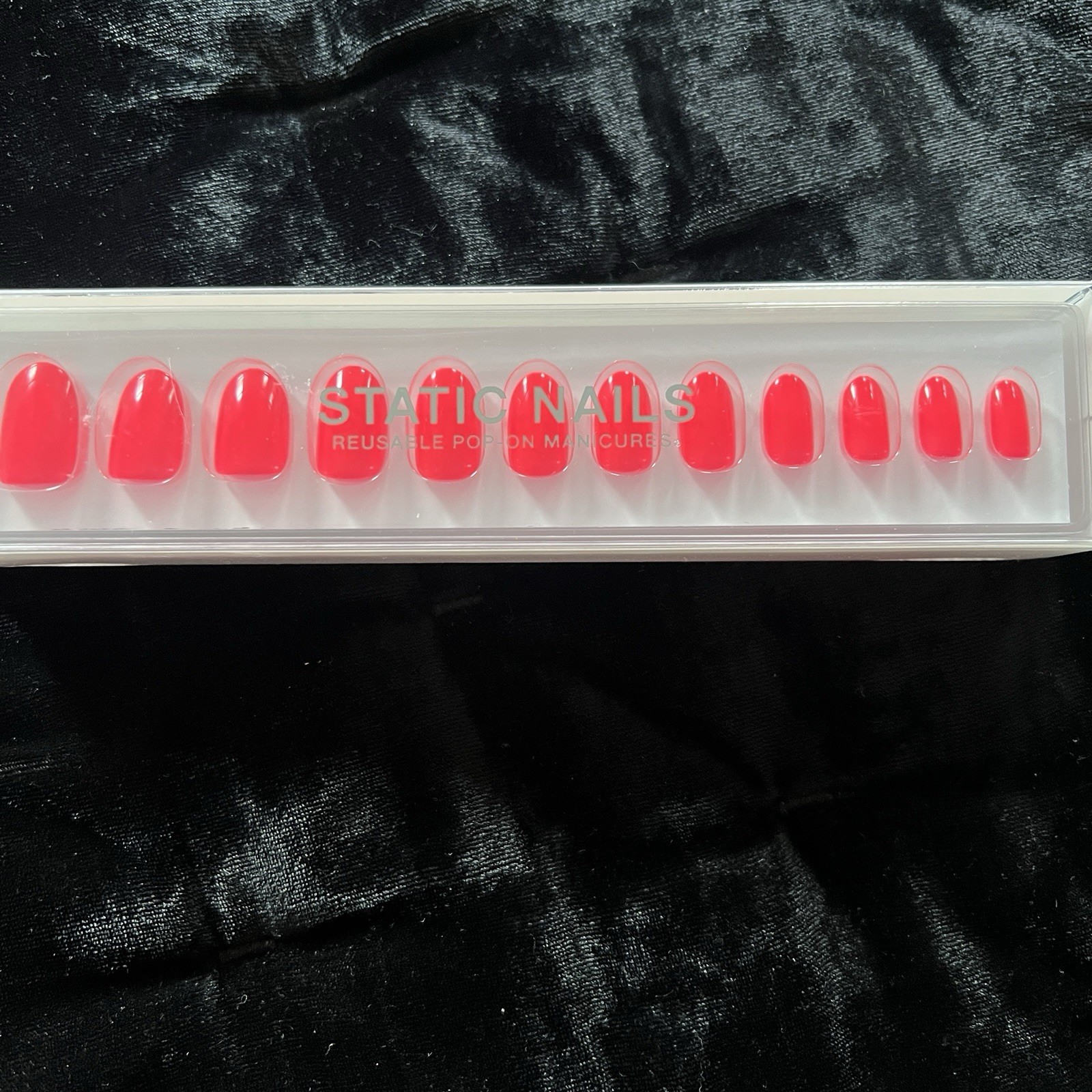 💅 Static Nails Juicy Red Round Reusable Pop-On Manicure New In Box