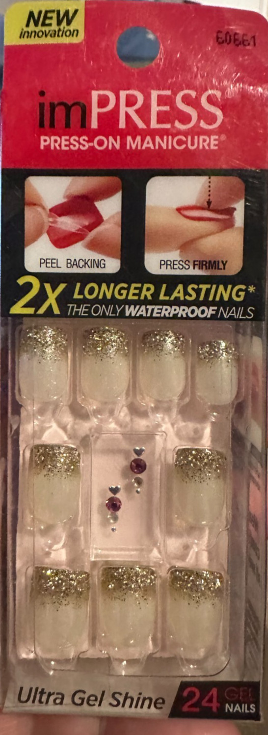Kiss Press on Nails Manicure Short white with silver glitter tips and dot charm