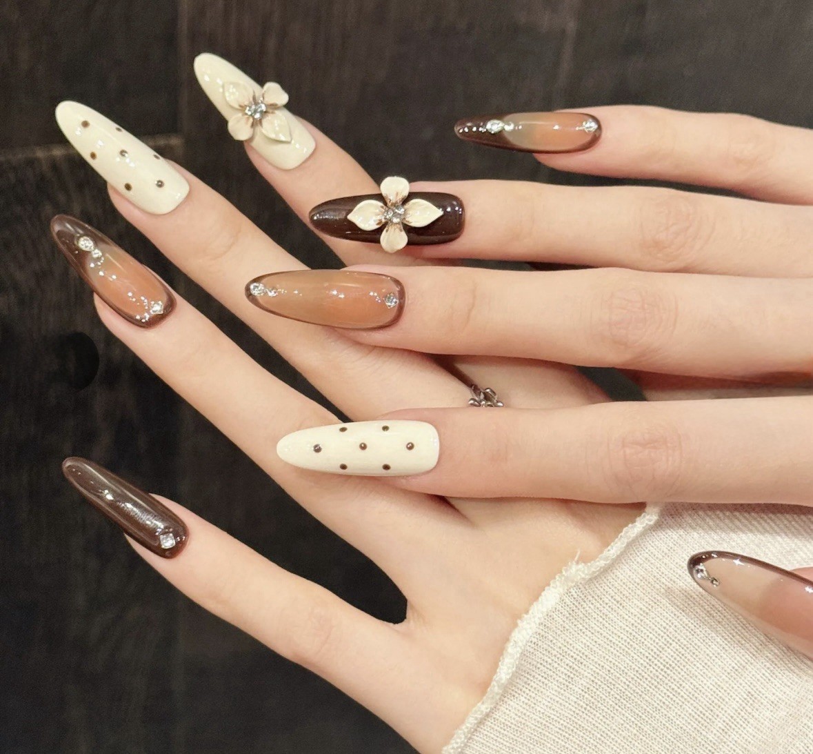 4 Packs Of 10pcs Almond Press On nails | 3D Flower Design | Size M | Reusable (2