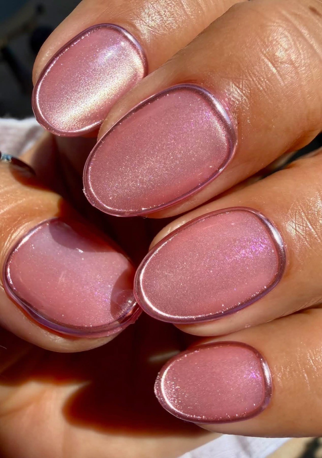 Red Aspen Reusable Nail Dashes, Pop On Short Almond 3D, Rosé Rays, Renata