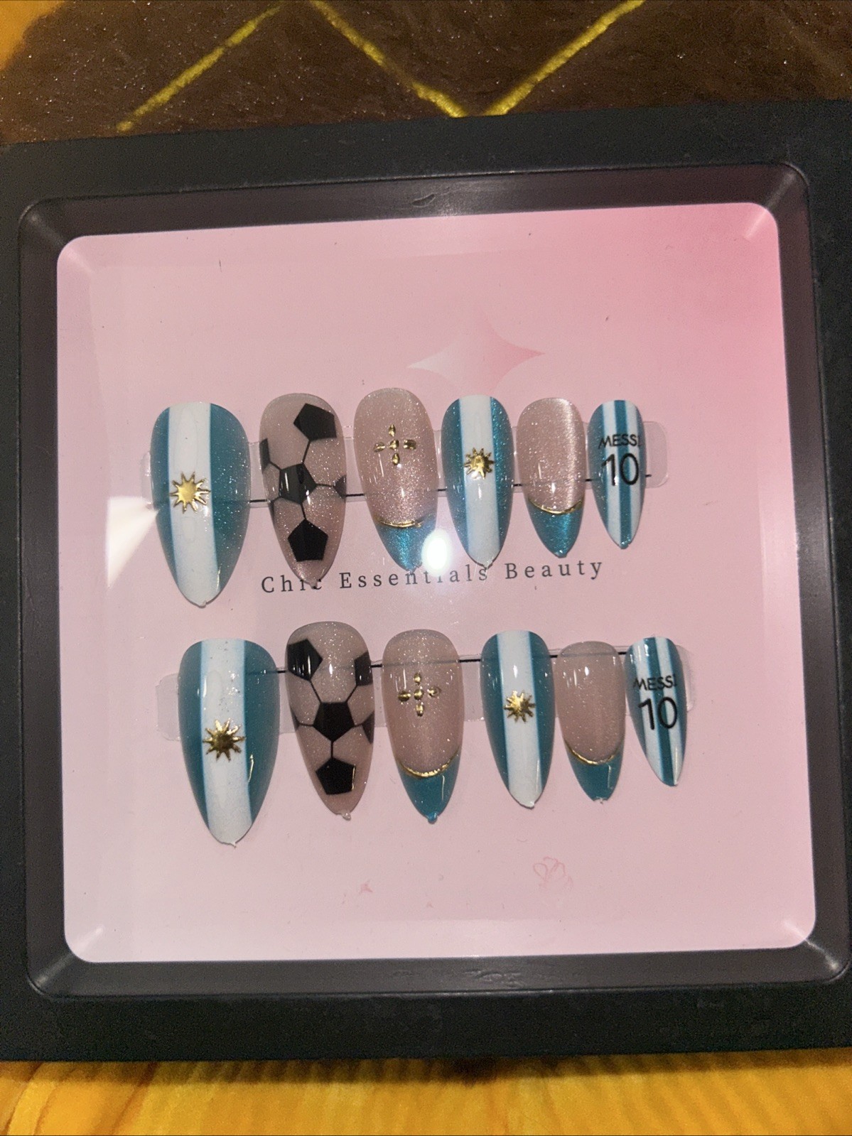 Chic Essential beauty Nails