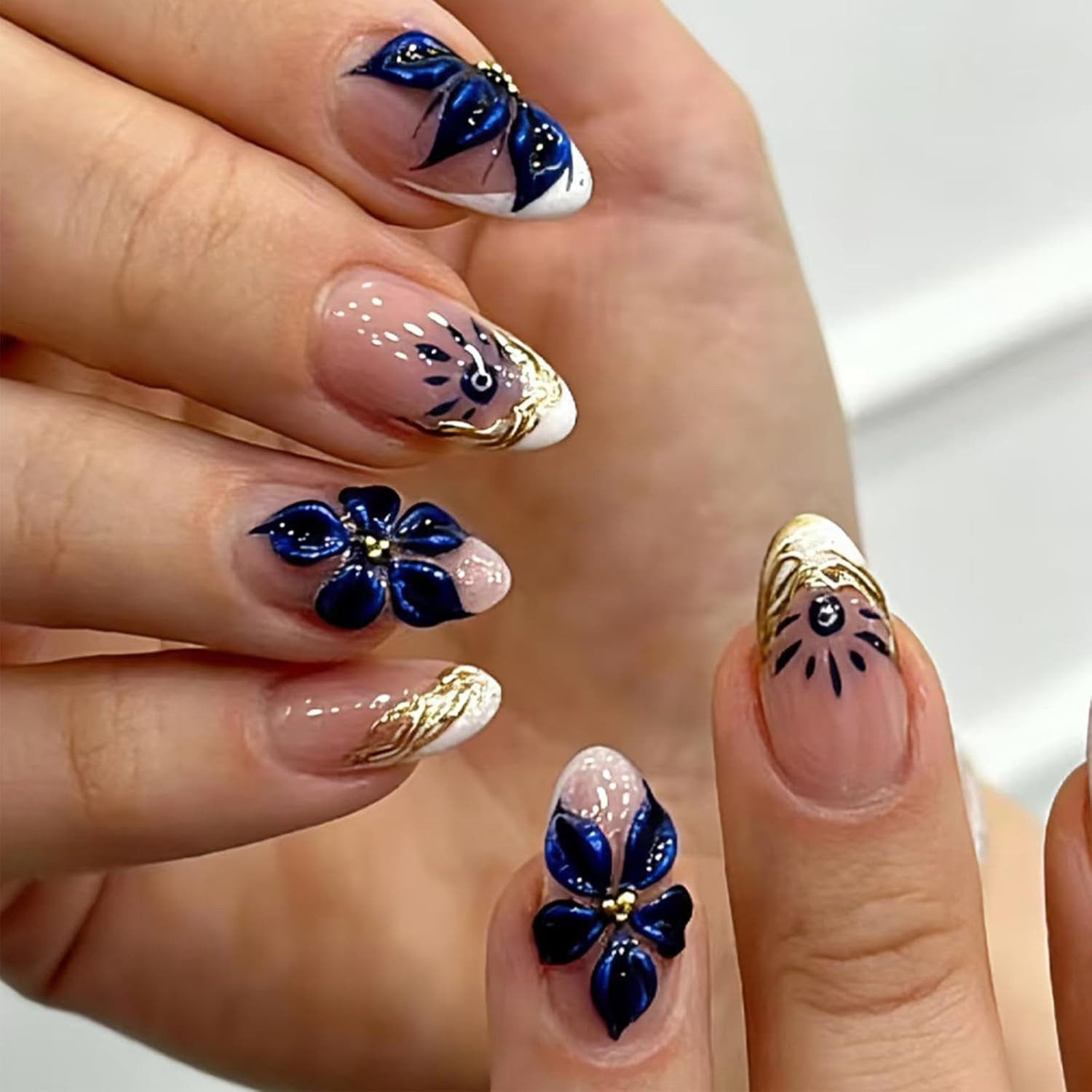 30Pcs Handmade Press on Nails Short Almond Shape Glue on Nails 3D Flower Pearl F