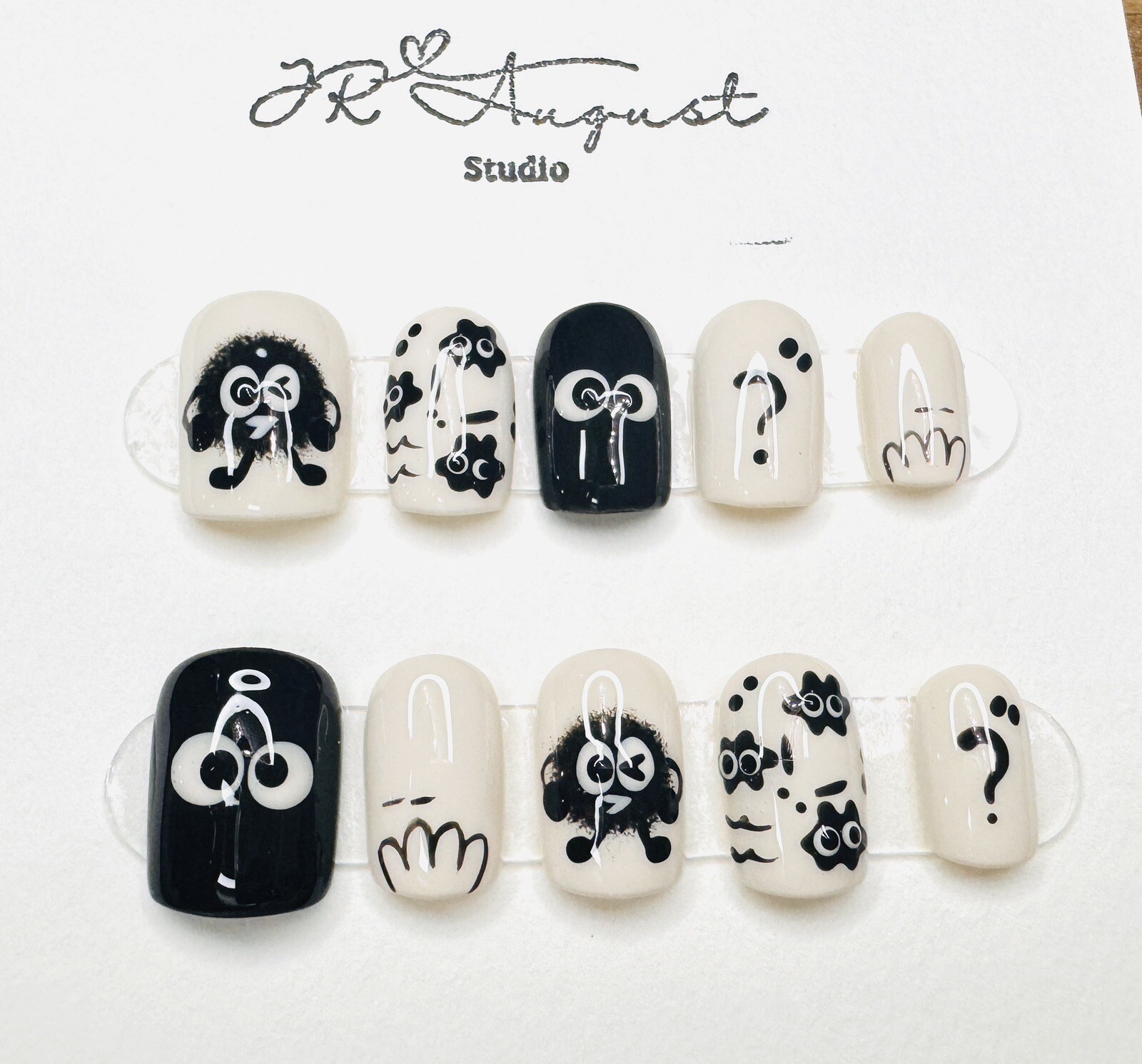 Press on nails Handmade Susuwatari black and white Cute round short XS S M L