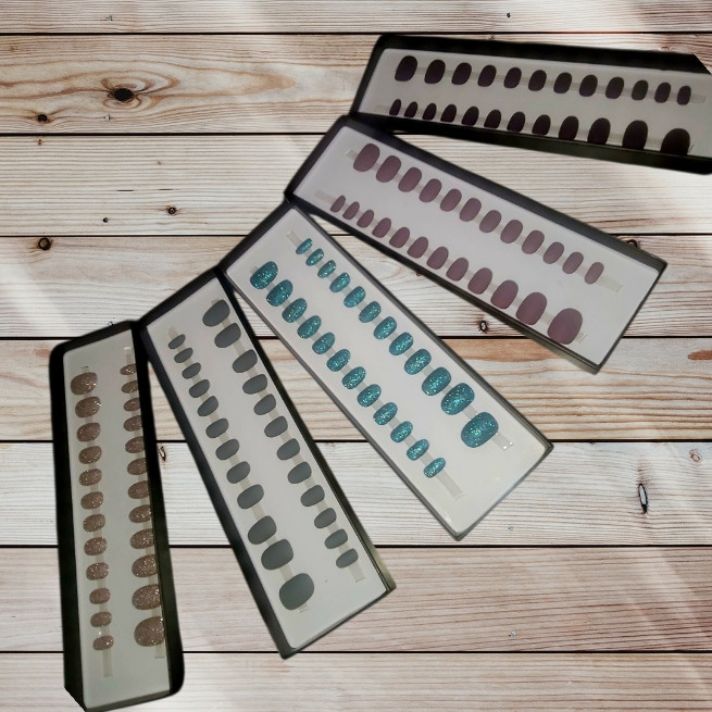 Lot of 5 Sets – DOOBY’S Handmade Gel Nails Press-on False Nails Short-Almond