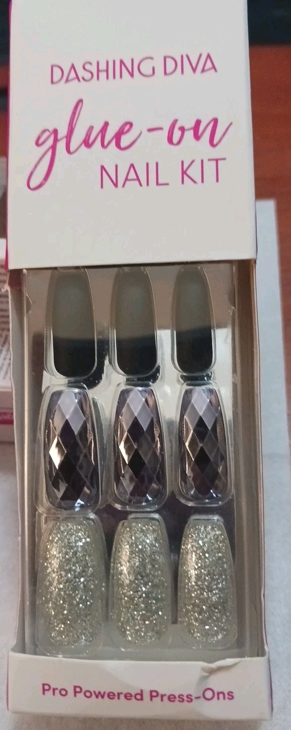 1 Dashing Diva Glue-On Nail Kit GN45 black sealed new long length glue included
