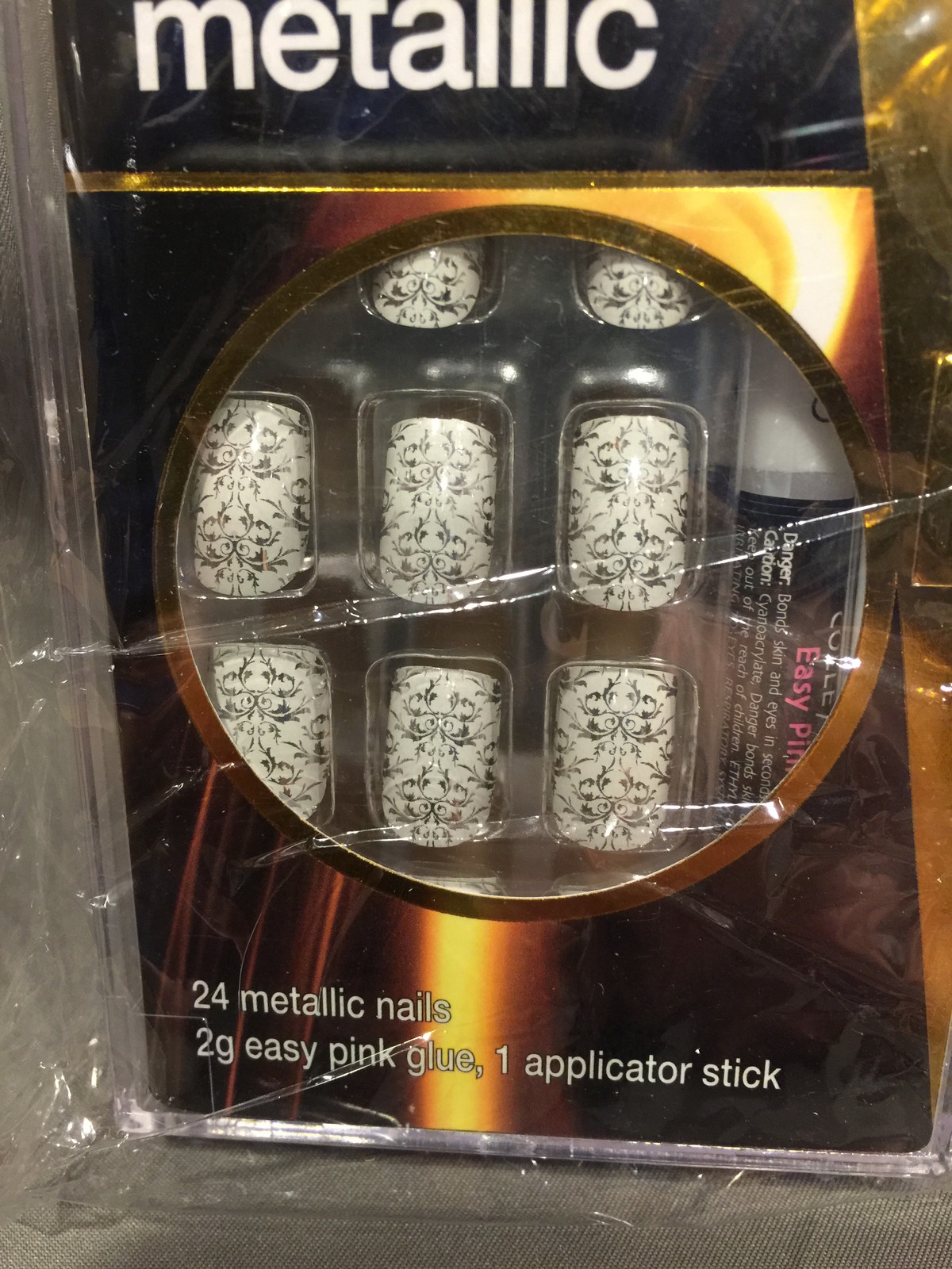 2 x NIP 24 Pretty Woman White Silver Specle Artificial Nails with Applicator New