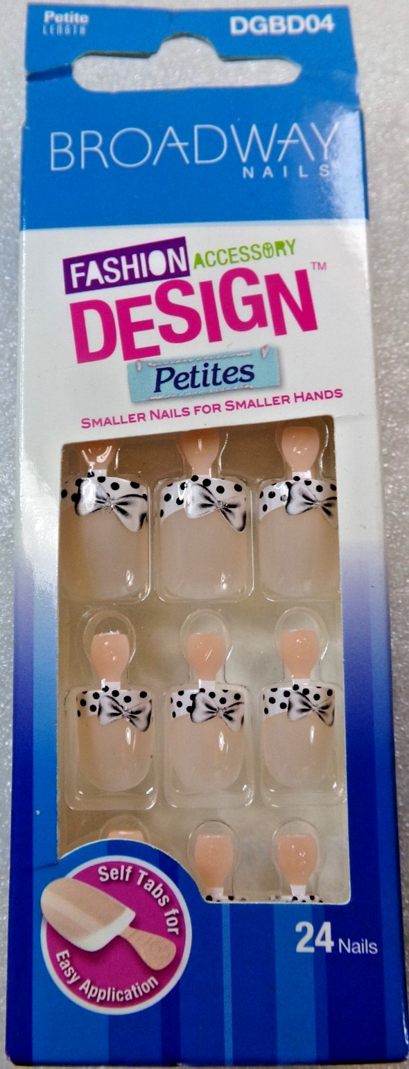 Broadway Nails Artificial Petite Short White Bows French